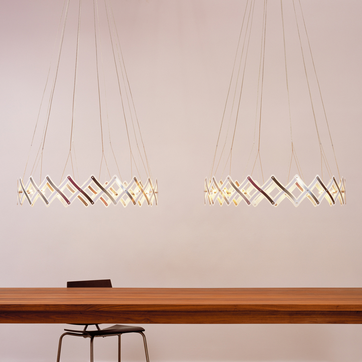 Serien.lighting Zoom Pendelleuchte, 1 Element Ø: 20–130 cm, 20-flg.
