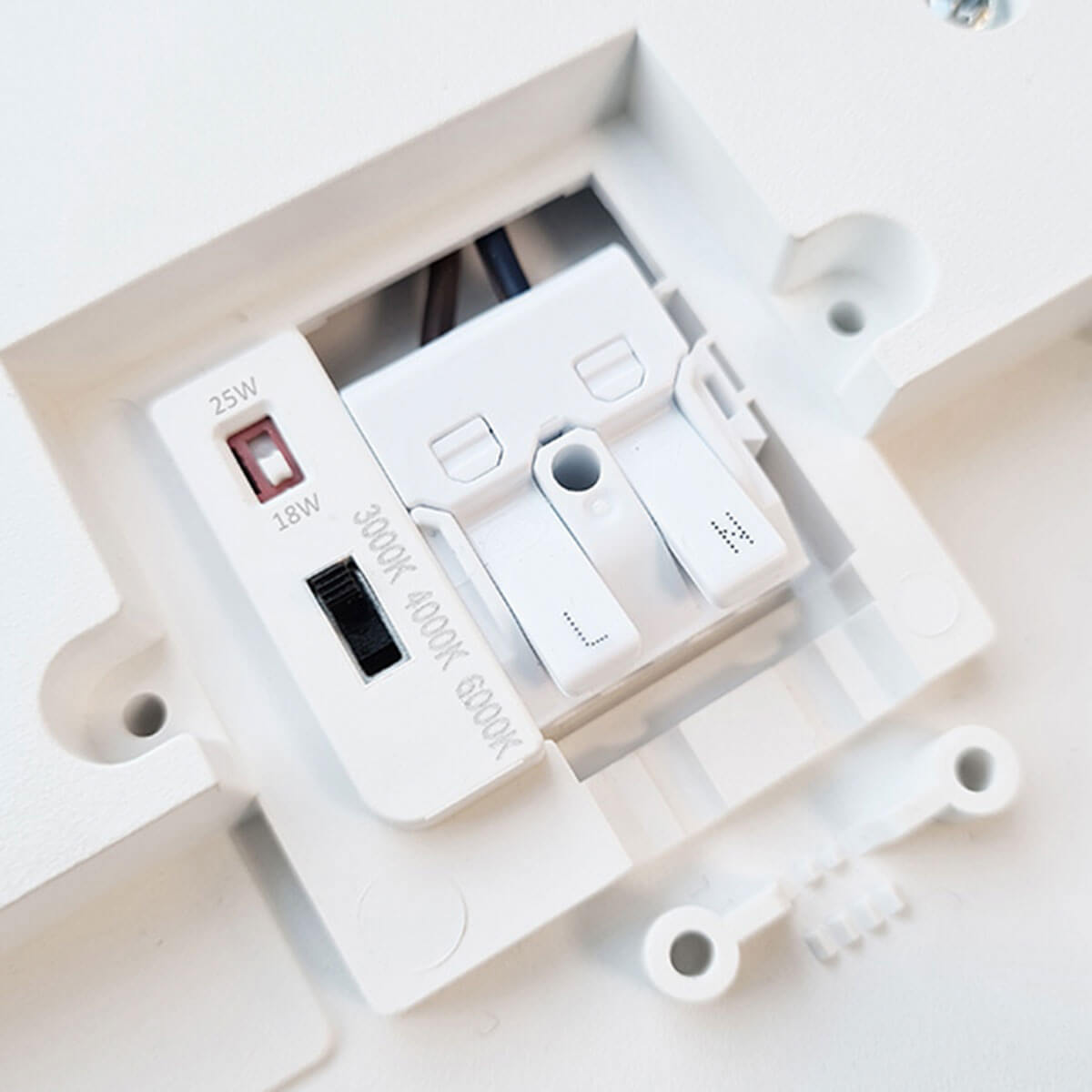 Interlight Next Multi Downlight IP44 Quadrat LED Deckenleuchte, 30 x 30 cm, weiß, Wattleistung und Lichtfarbe umschaltbar