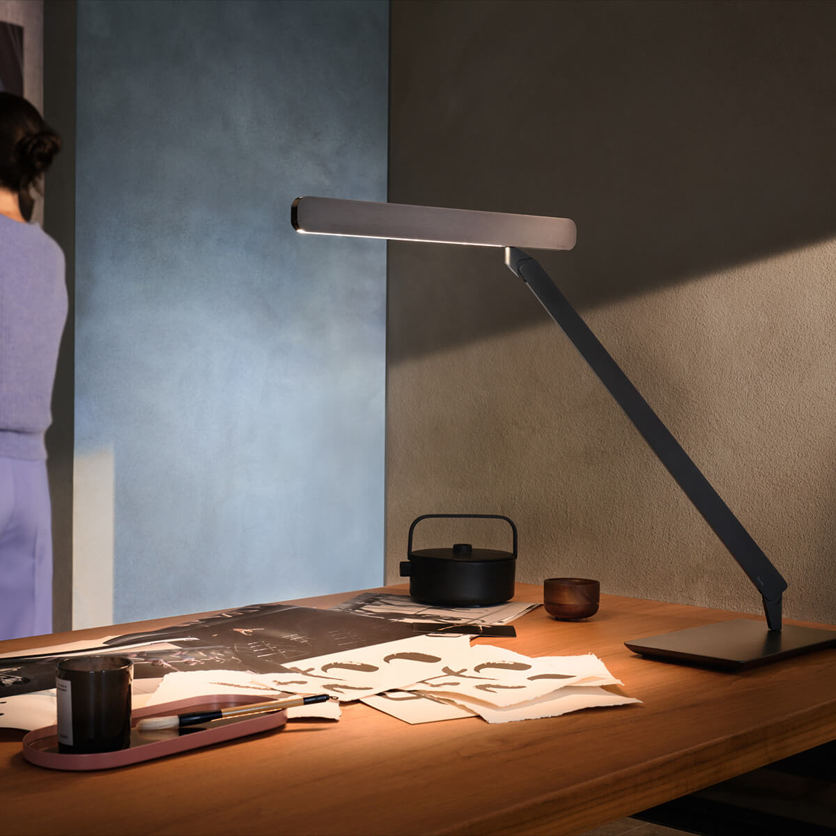 Occhio Taglio tavolo "air" Tischleuchte, schwarz matt, Kopf: phantom