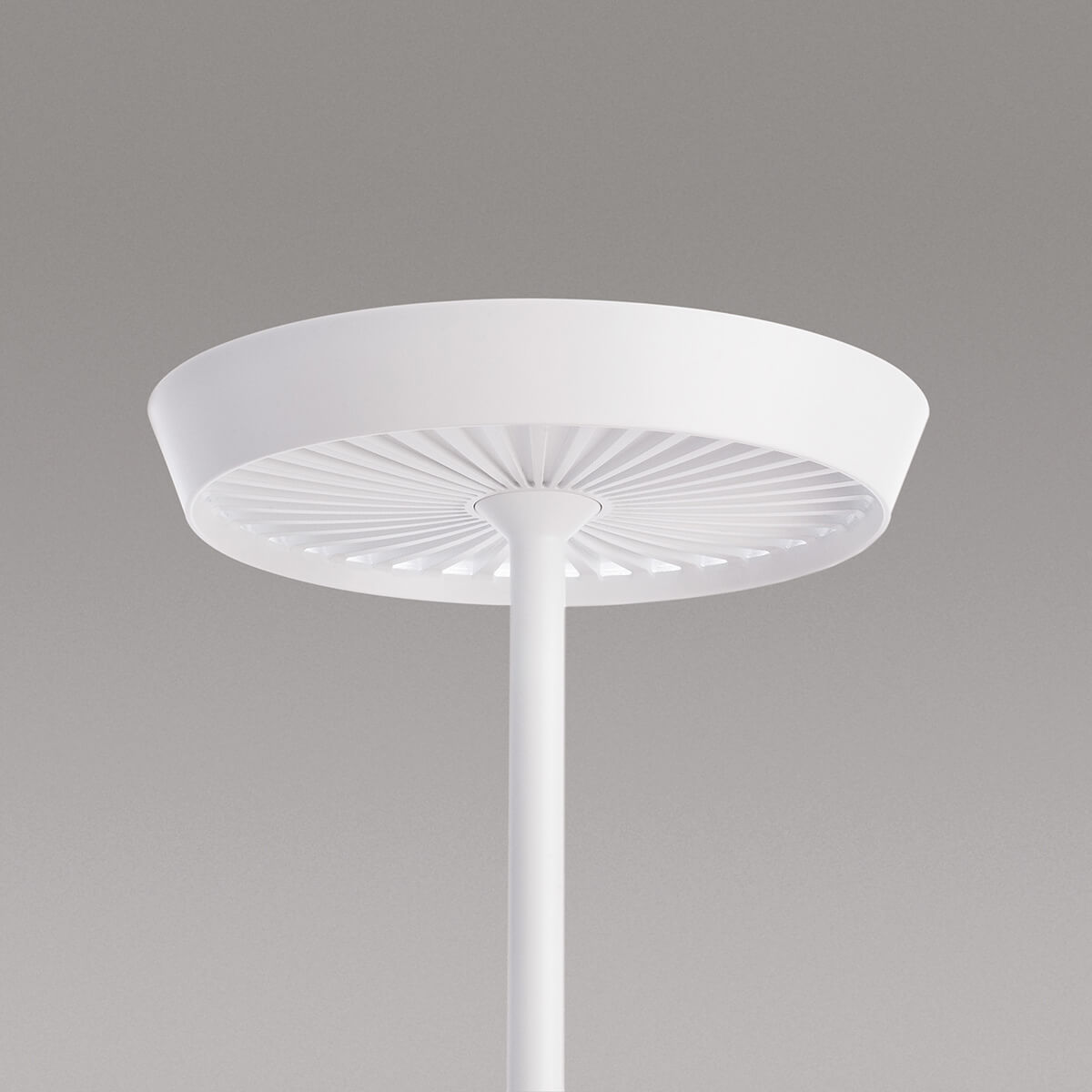 Prince F1 LED Stehleuchte