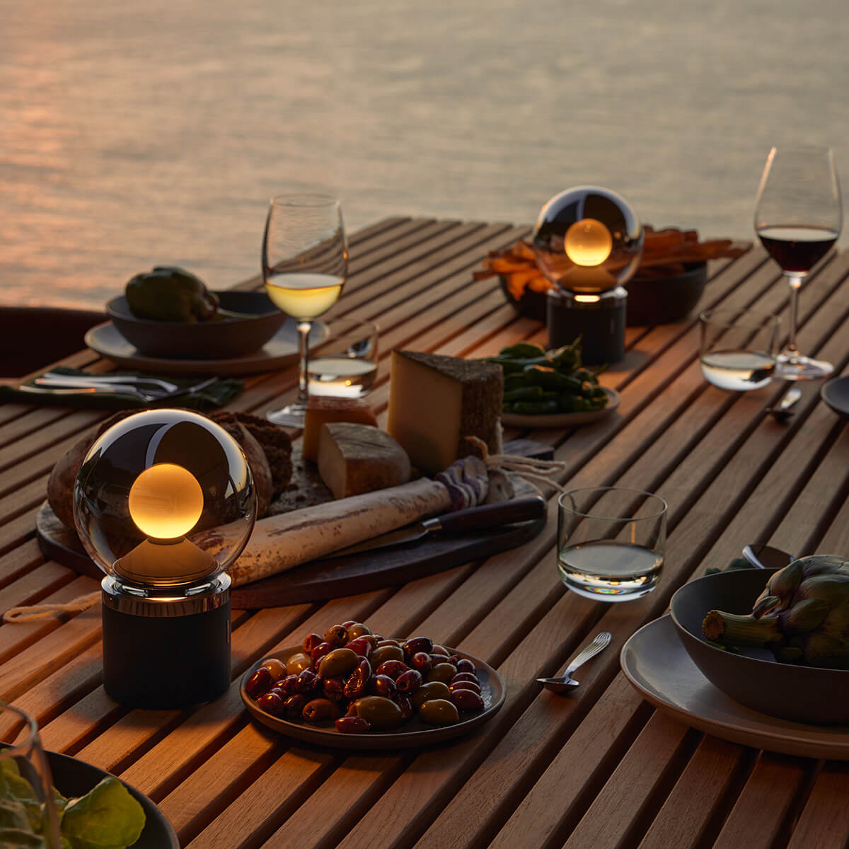 Occhio Luna pura LED Akkuleuchte, dark chrome