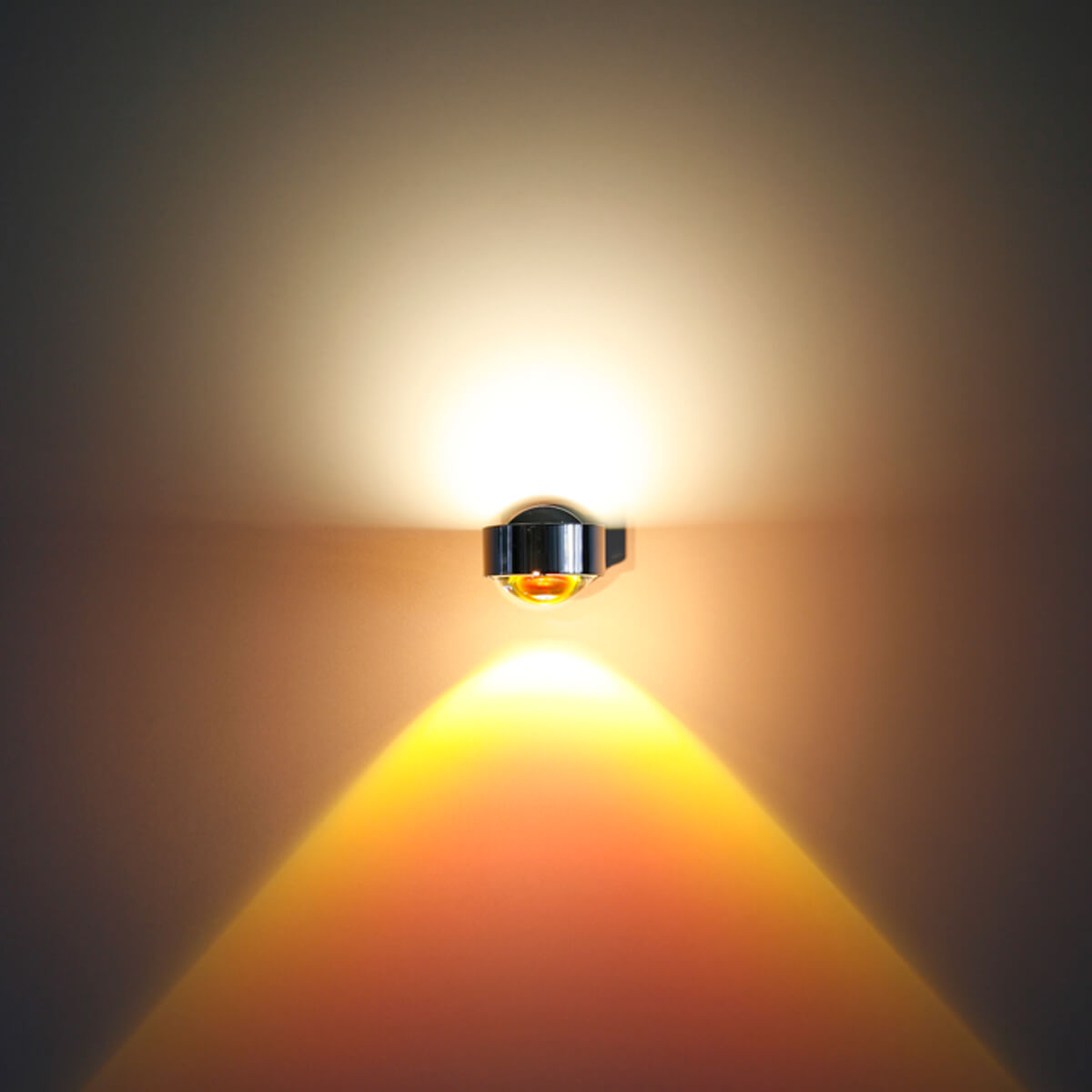 Top Light Puk Mini Wall LED Wandleuchte, Chrom, mit Linse klar und Farbfilter rot / Glas satiniert