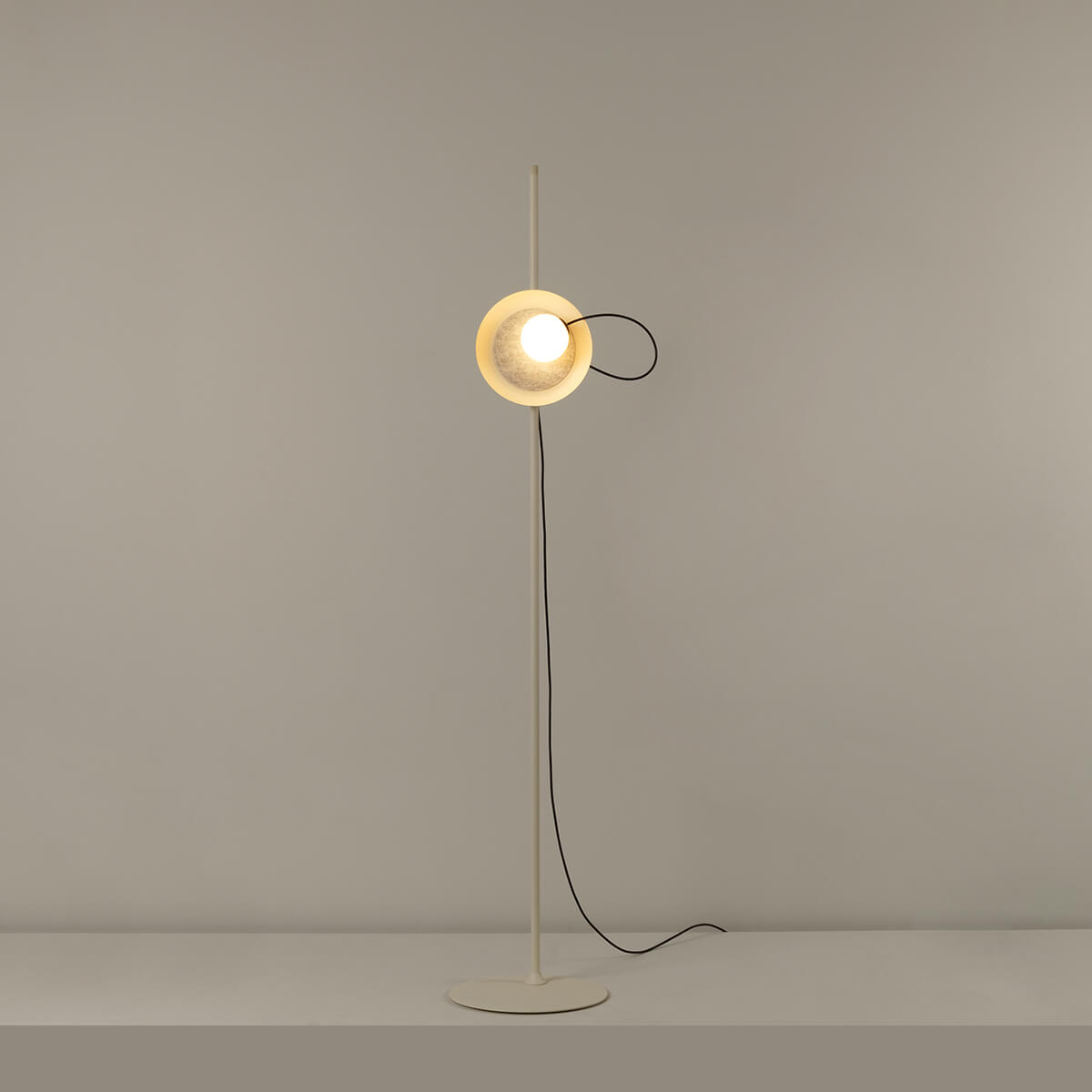 Milan Wire Stehleuchte, Ø: 24 cm, nerzfarben