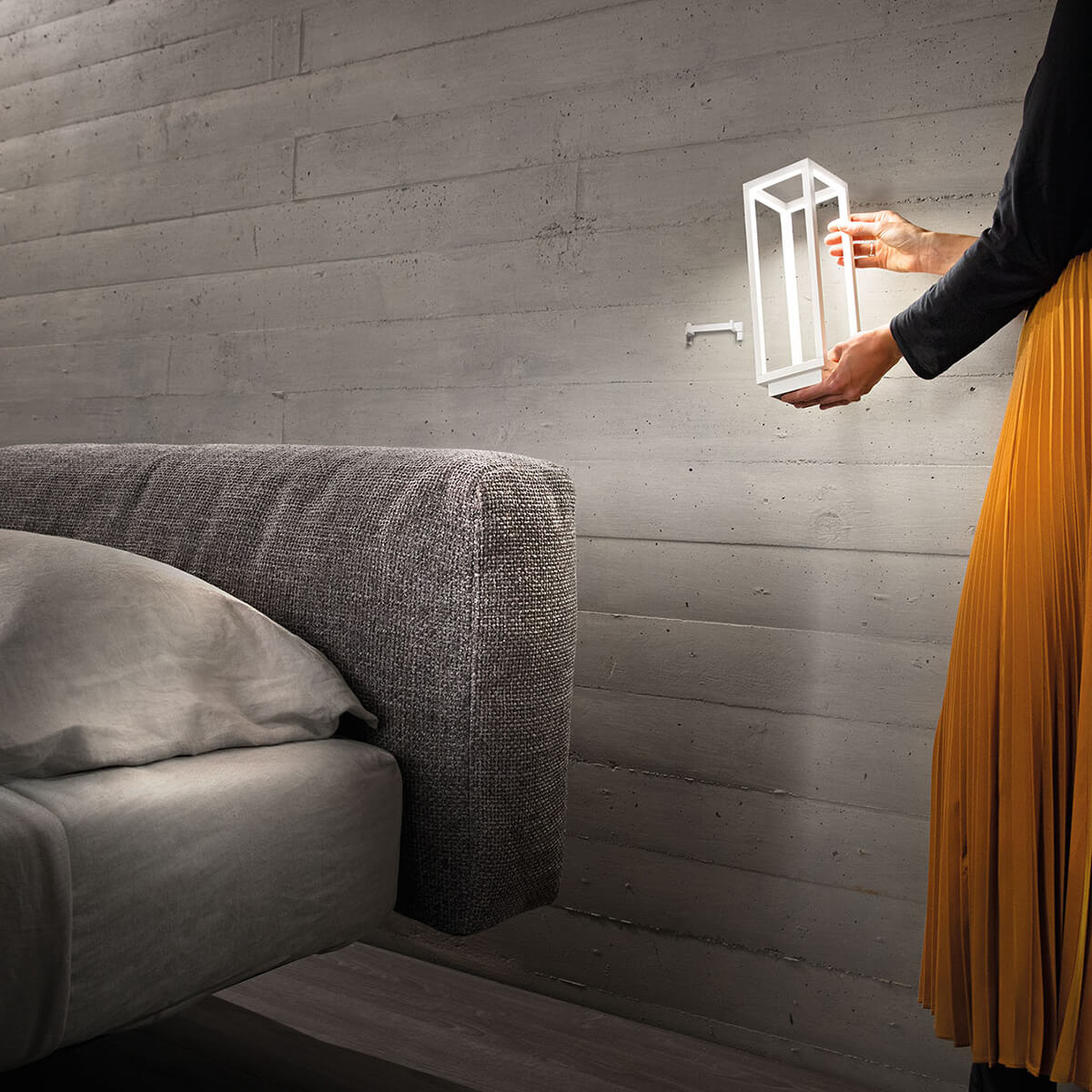 Zafferano AiLati Home Wandhalterung, weiß, mit Home Pro LED Akkuleuchte, weiß (separat erhältlich)