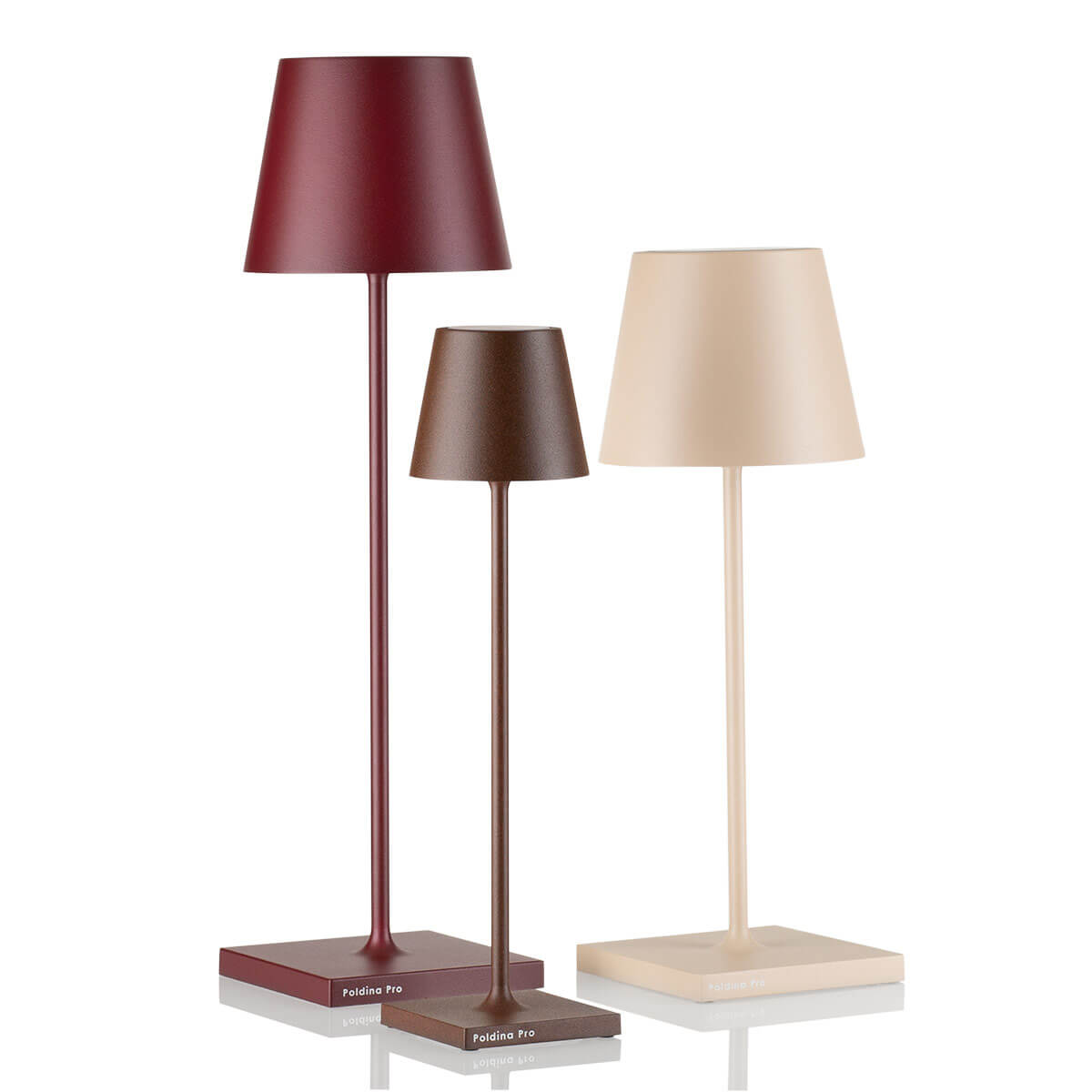 Zafferano AiLati Poldina Pro LED Akkuleuchte, bordeaux, Poldina Micro Pro LED Akkuleuchte, Corten, und Poldina Mini Pro LED Akkuleuchte, sandfarben (v.l.n.r.) (©Leuchtenland.com)
