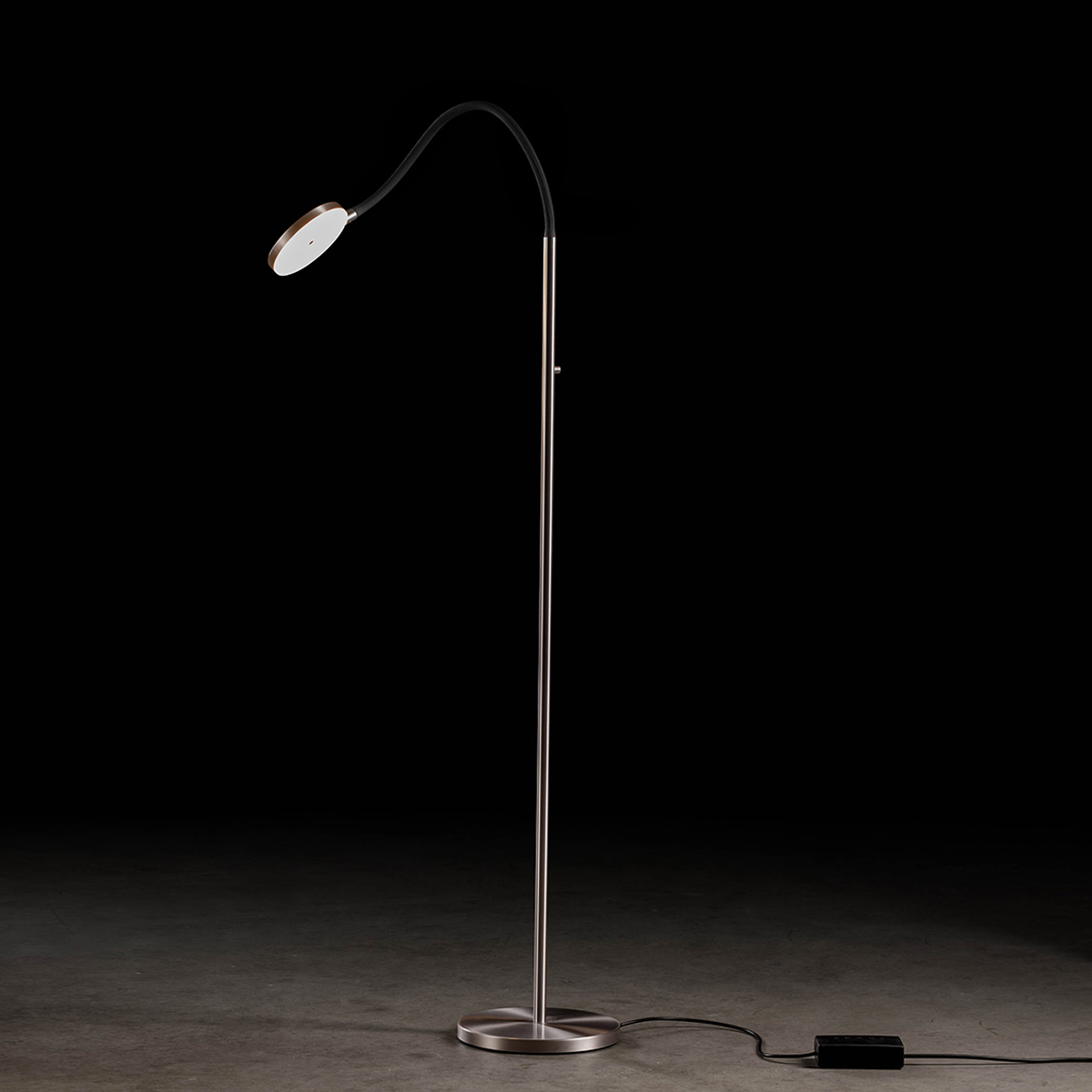 Holtkötter Flex S LED Stehleuchte, Aluminium matt / schwarz
