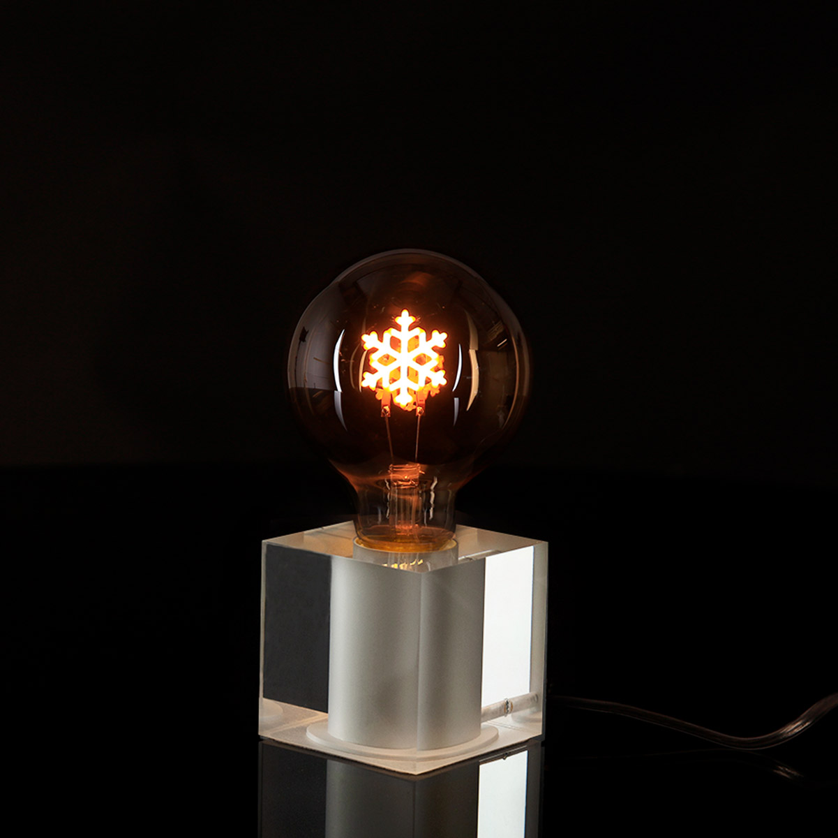 Sompex Cubic Tischleuchte Acryl, mit Motiv Leuchtmittel, Schneeflocke (©Leuchtenland.com)