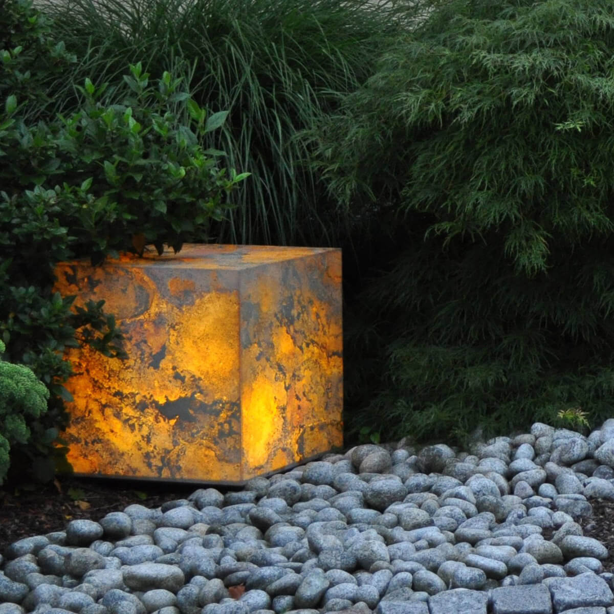Epstein-Design Würfel Eifel im Herbst LED Außenleuchte, 29 cm, Schiefer
