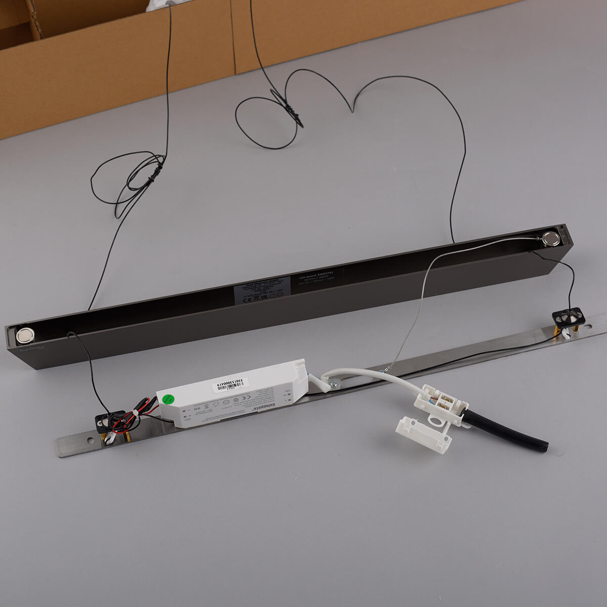 Neuhaus PURE Surface LED Pendelleuchte, grau, Baldachin