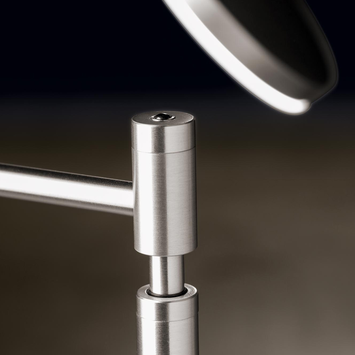 Plano T LED Tischleuchte
