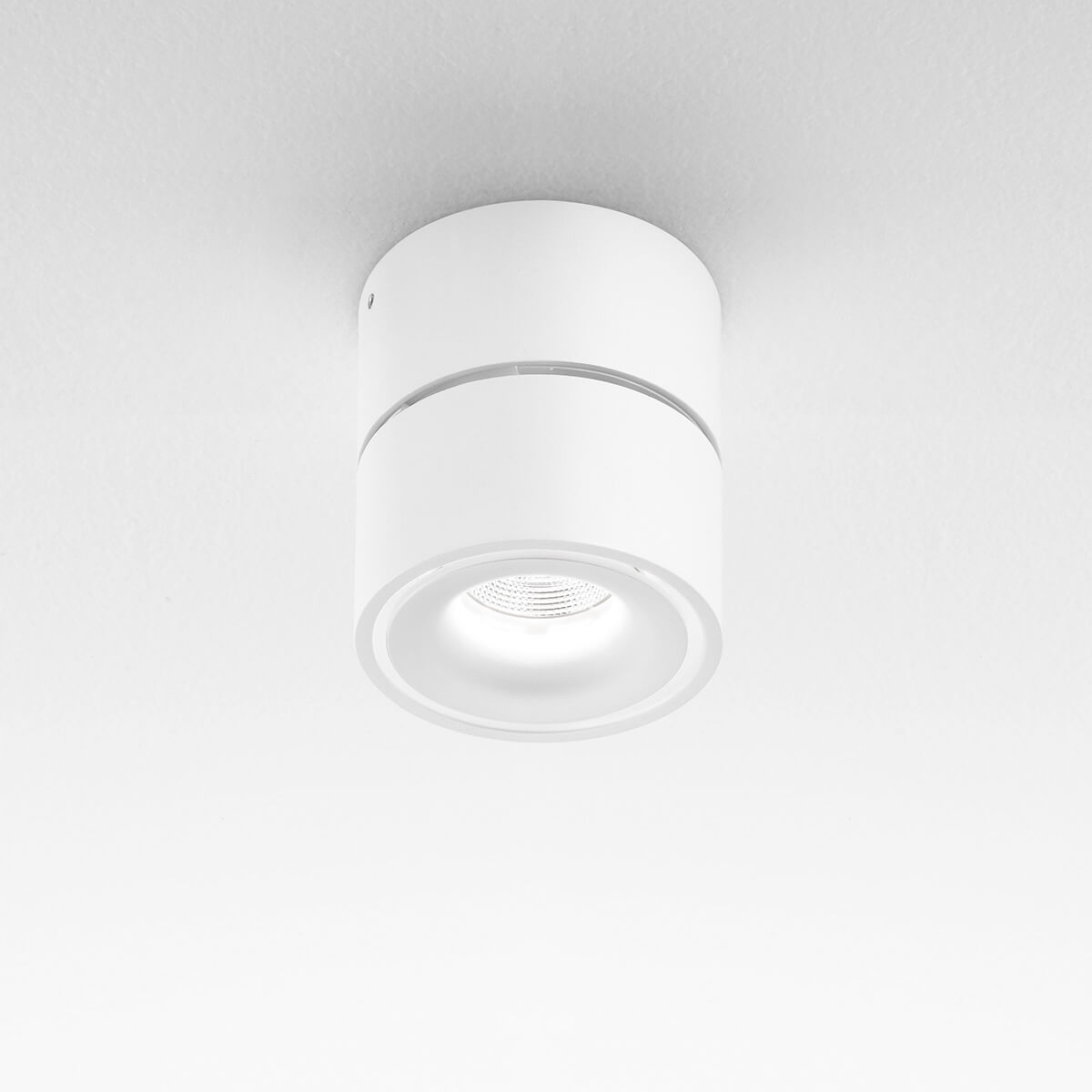 Clippo LED Wand- / Deckenstrahler, weiß / weiß