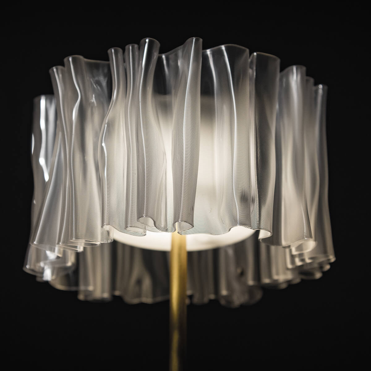 Samp Accordéon Battery Table LED Akkuleuchte, prisma / Messing, Sockel: schwarz