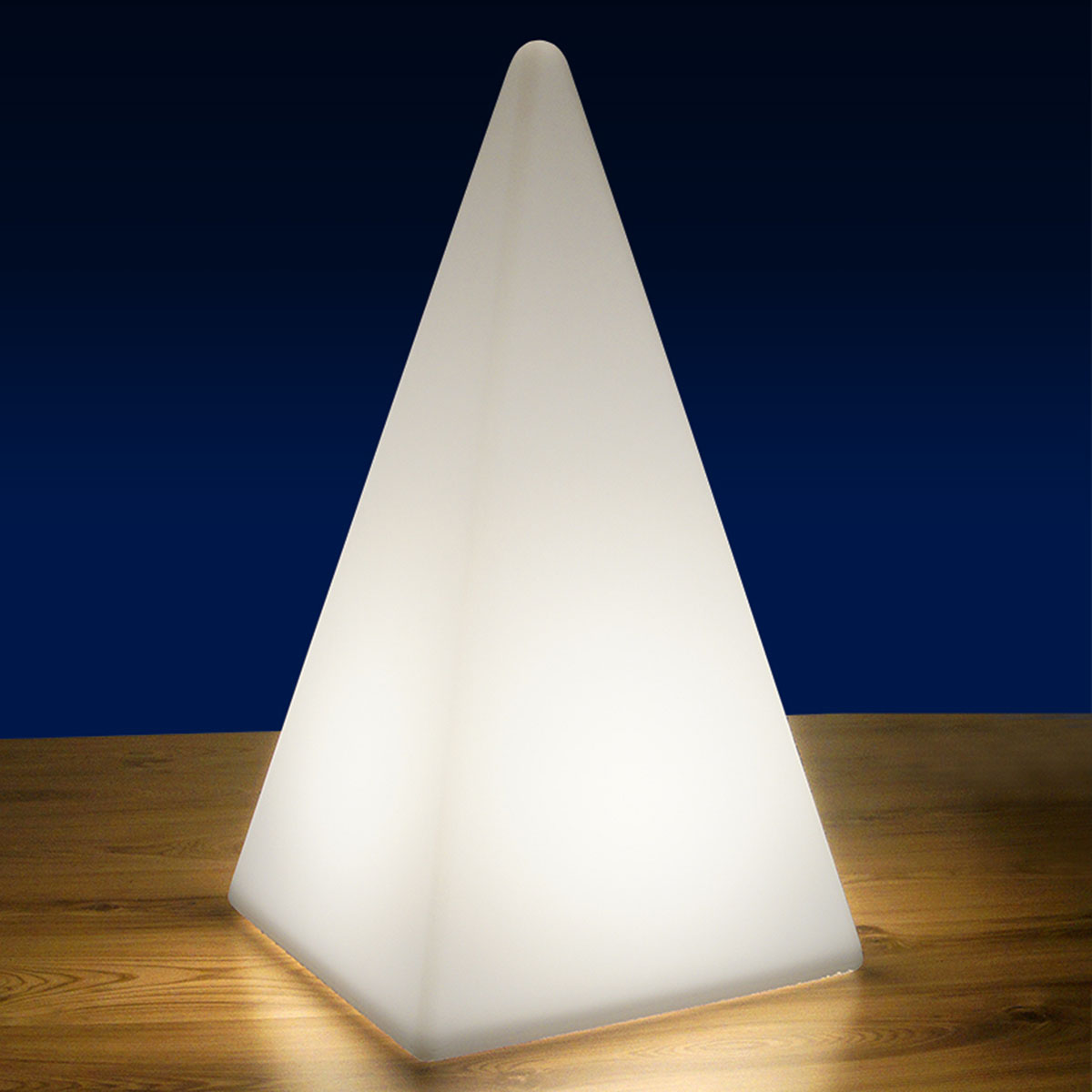Epstein-Design Pyramide 73 Akku Außenleuchte, weiß, RGB mit Funkfernbedienung