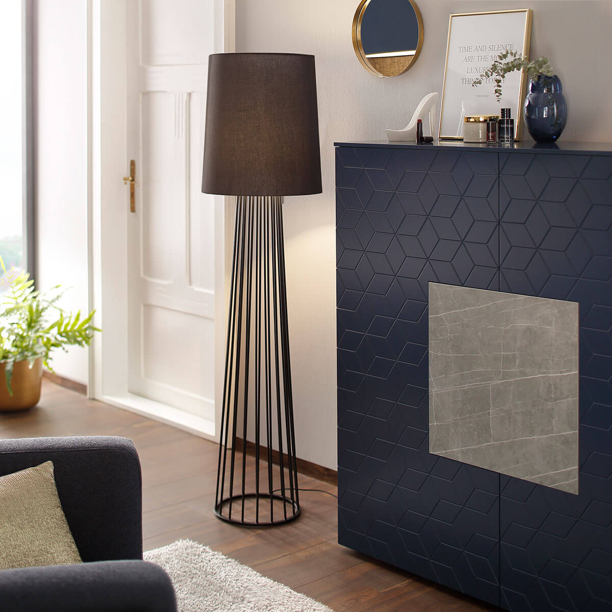 Villeroy & Boch Mailand Stehleuchte, Body aus Metall: schwarz, Stoffschirm: schwarz