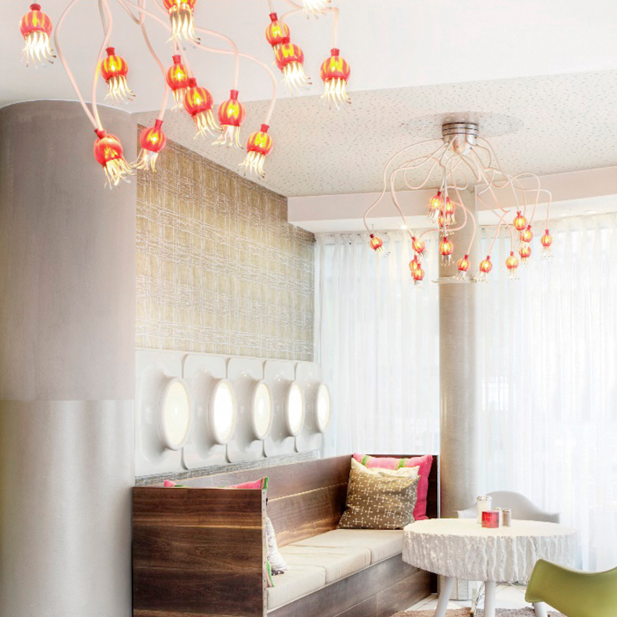 Serien.lighting Poppy Wall / Ceiling 15 Wand- / Deckenleuchte, Arme: beige, Schirme: rubinrot