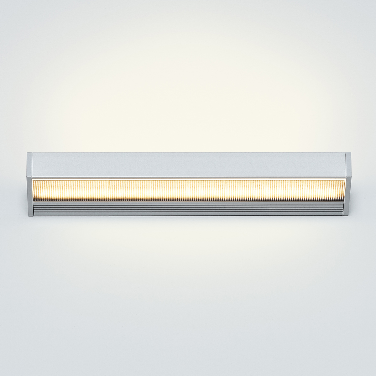 Serien Lighting SML LED Wall l, Alu silber eloxiert, 3000K, Gläser: satinée / Raster