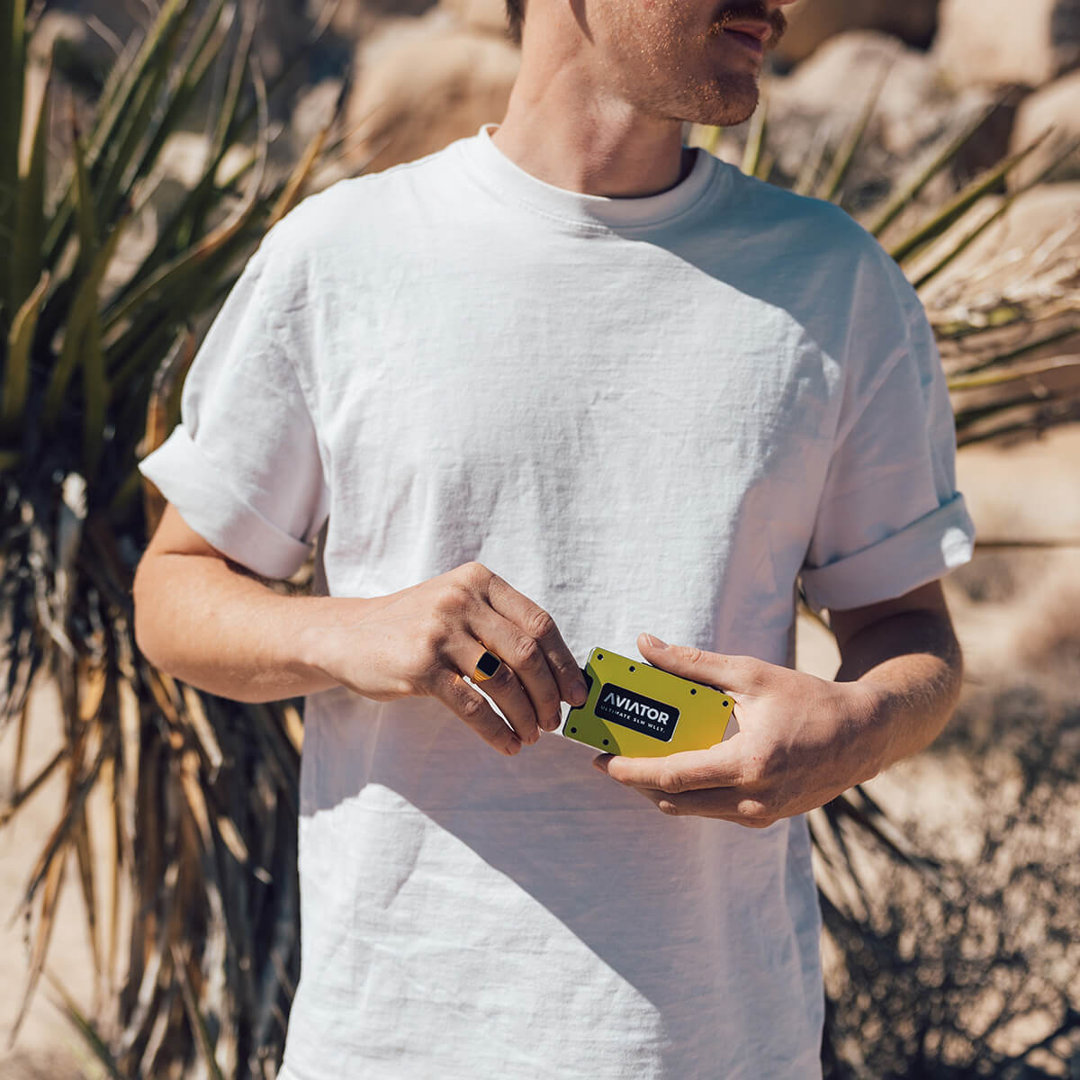 Aviator Wallet Aluminium Electric Lime Slide Slim Wallet Geldbörse, gelb eloxiert