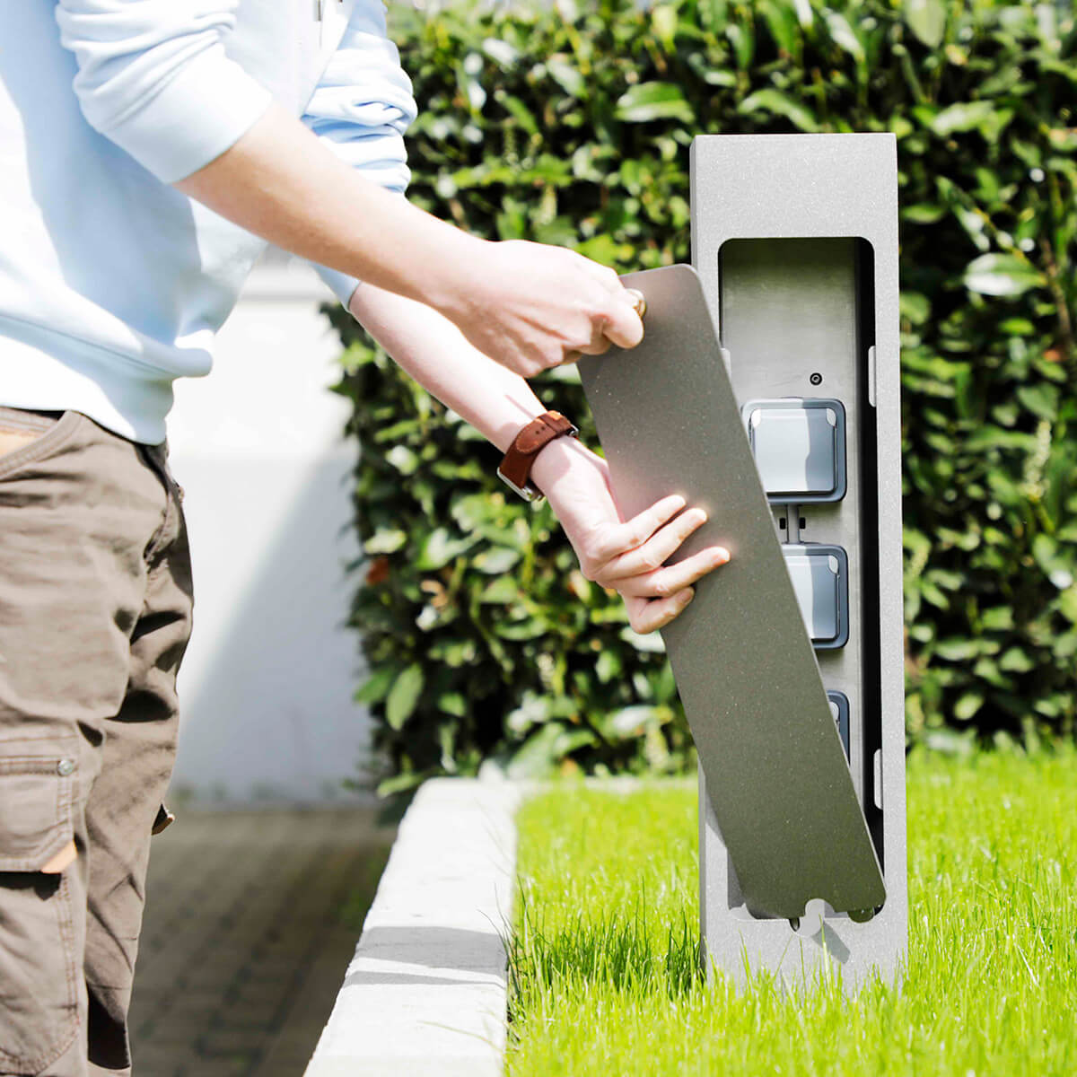 Albert 624413 Steckdosensäule, abschließbar, 3-fach, anthrazit