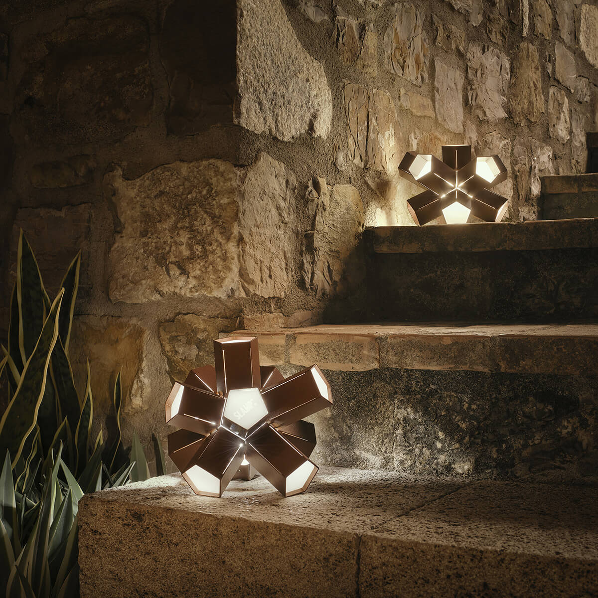 Bang Outdoor Step Light / Applique Small LED Wand- / Bodenleuchte