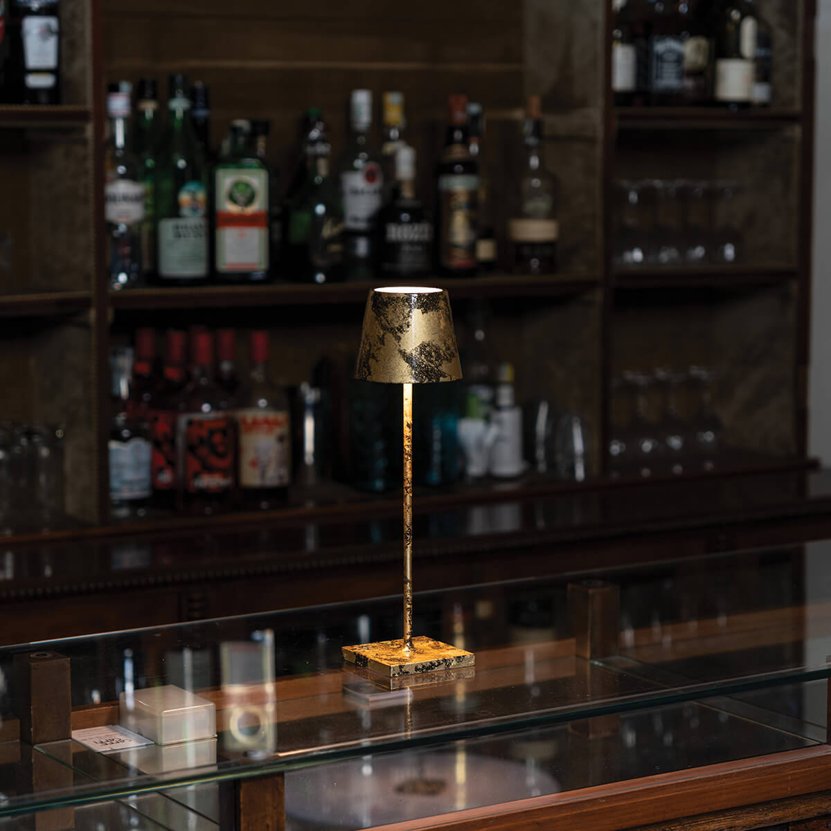 Zafferano AiLati Poldina micro Pro LED Akkuleuchte, schwarz / Blattgold mit Craquelé
