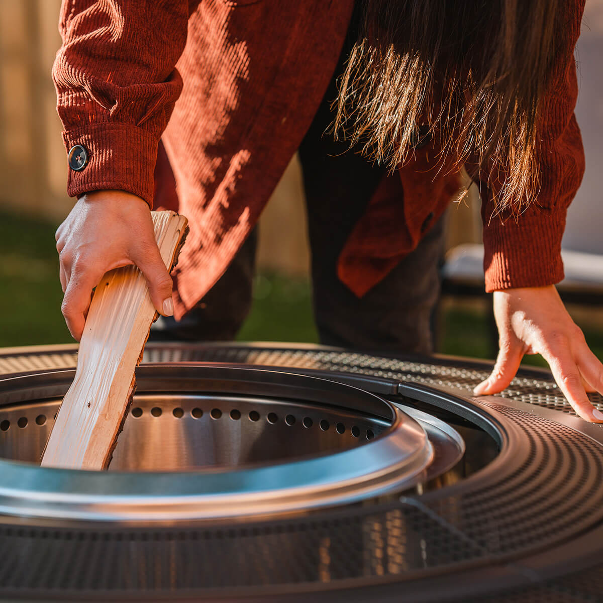 Solo Stove Surround Small Feuerschalentisch, Stahl pulverbeschichtet (Feuerschale nicht inbegriffen)