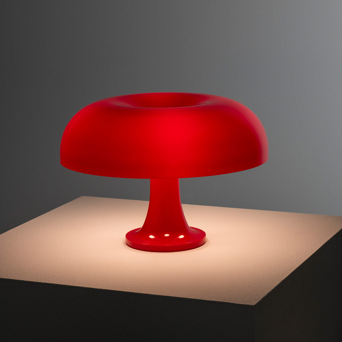 Artemide Nessino Tavolo, rot (eingeschaltet)