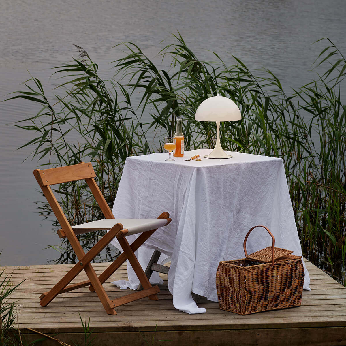 Louis Poulsen Panthella 250 Portable V2 LED Akkuleuchte, Acryl opalweiß – Design by Verner Panton