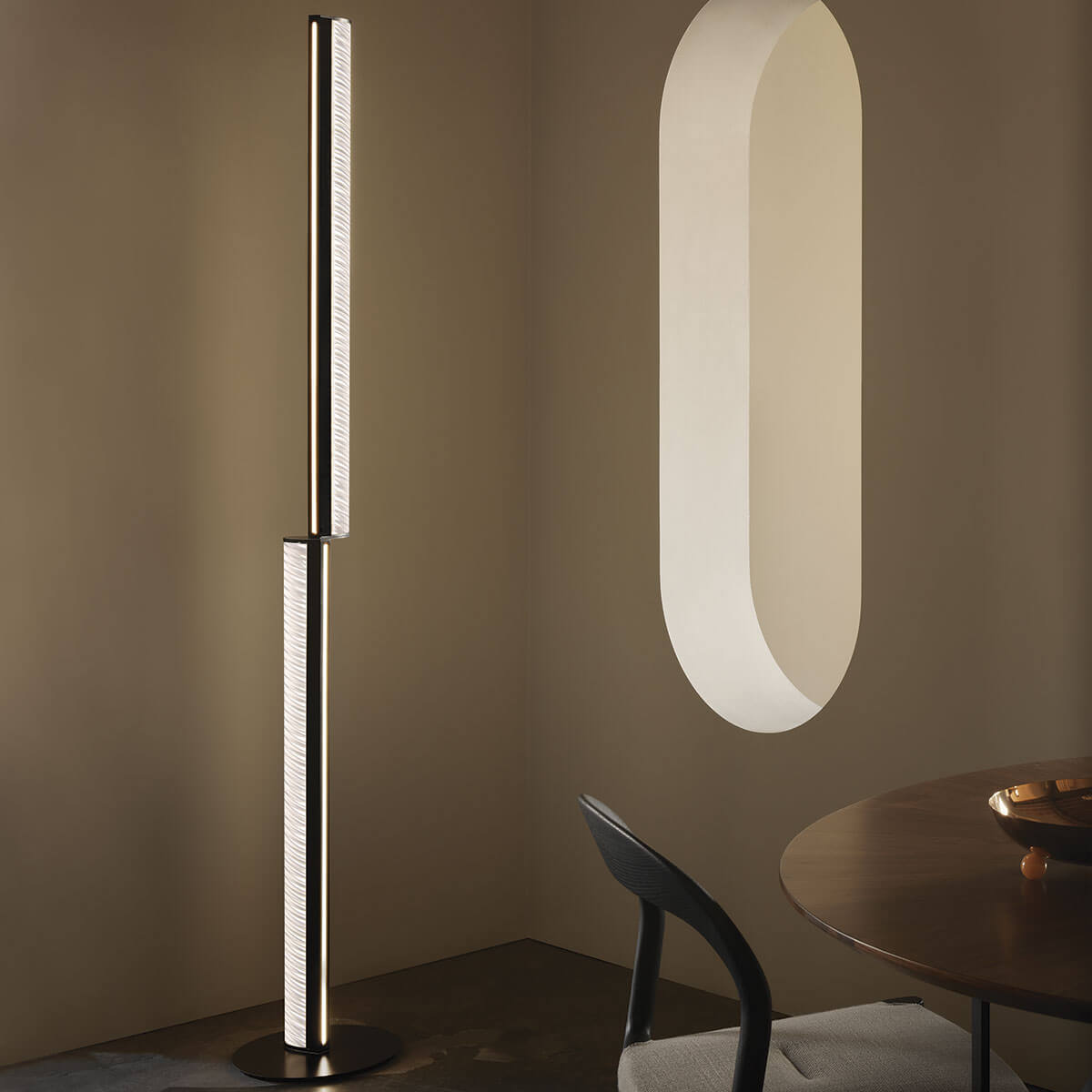 Slamp Modula Twisted LED Floor, schwarz / Plissé