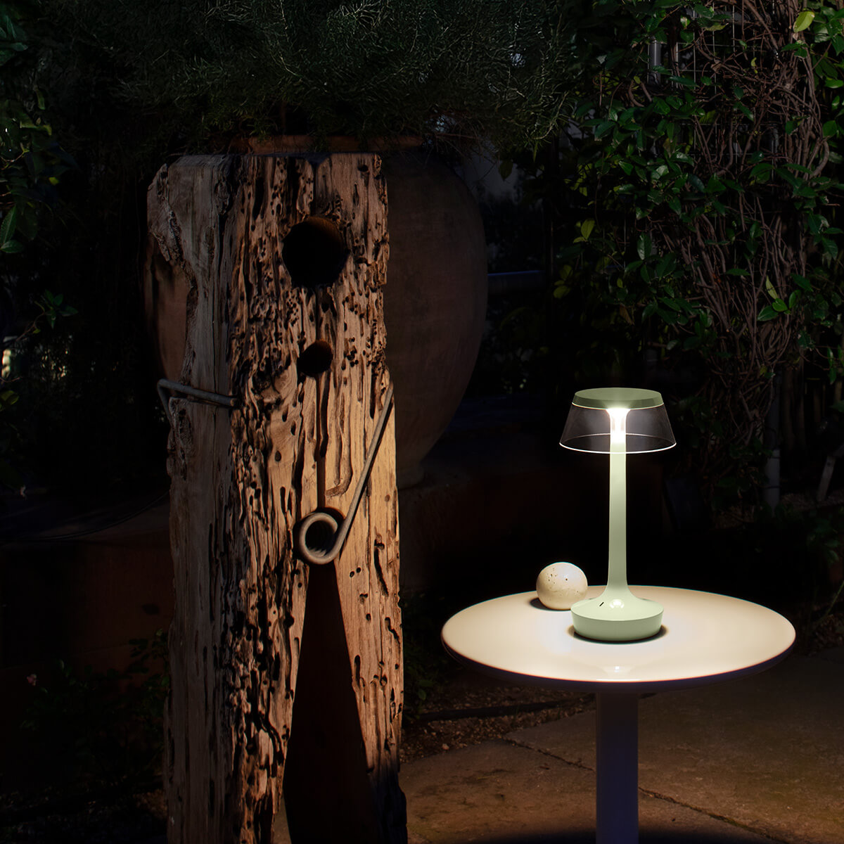 Flos Bon Jour Unplugged LED Akkuleuchte, Fresh mint (hellgrün) (©Santi Caleca)