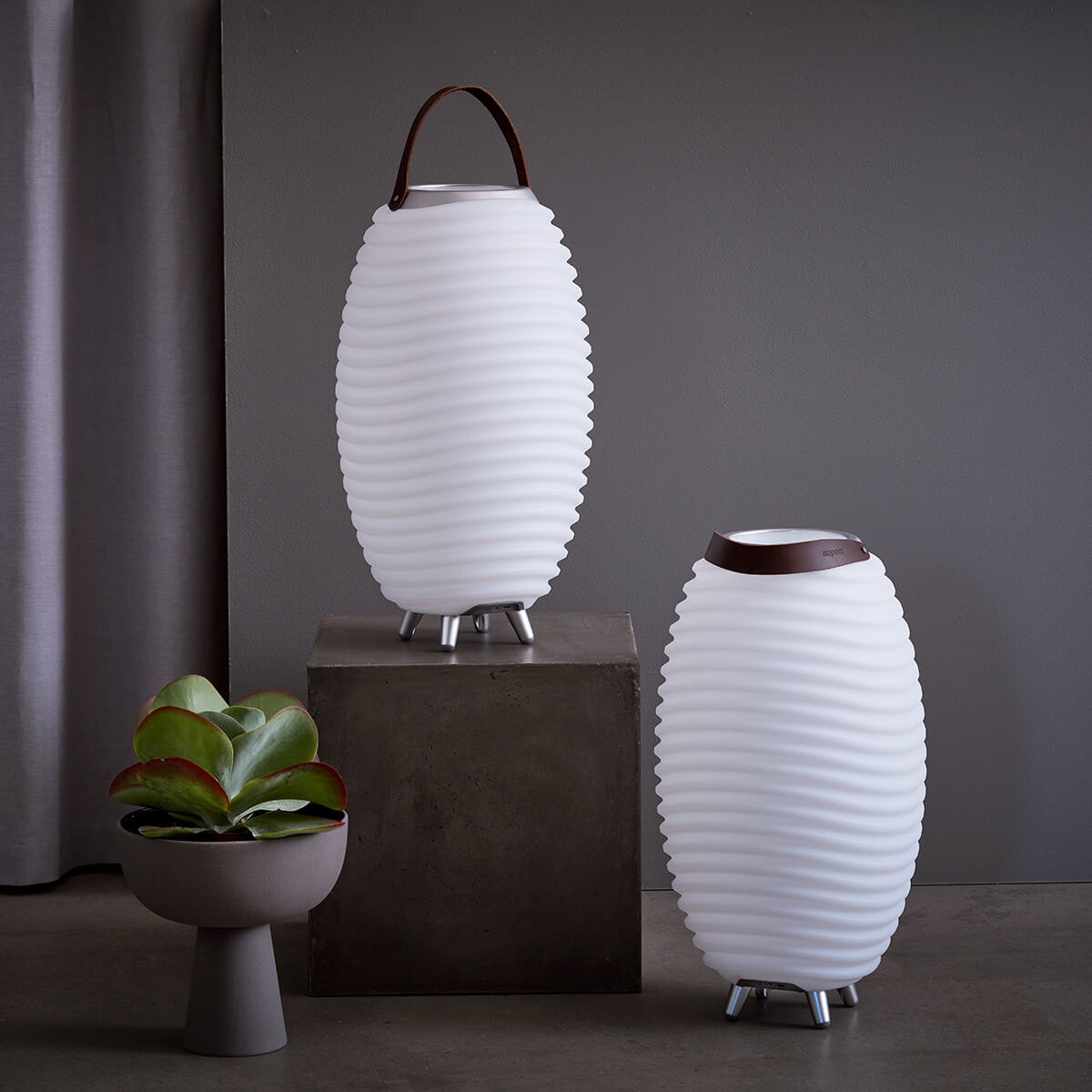 Kooduu Synergy 2.0 LED Akkuleuchte, Bluetooth Lautsprecher & Weinkühler, 50 (medium, Höhe: 56 cm) (ausgeschaltet)