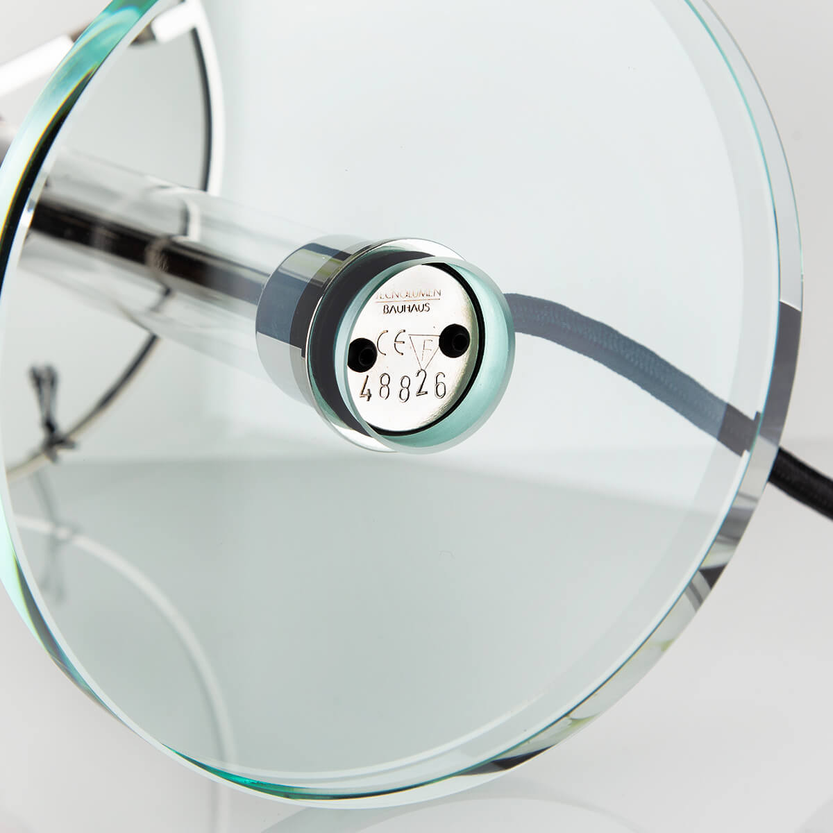 Tecnolumen Wagenfeld Tischleuchte WG 24, Metall vernickelt, Fuß + Schaft: Klarglas (©Leuchtenland.com)