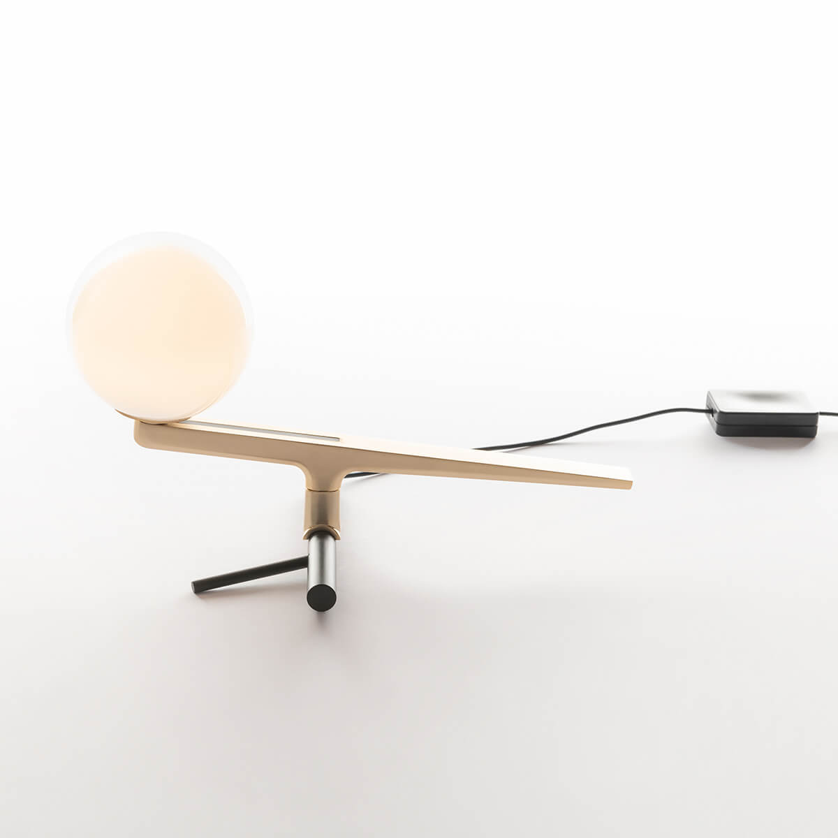 Artemide Design Yanzi LED Tavolo, schwarz / Messing gebürstet