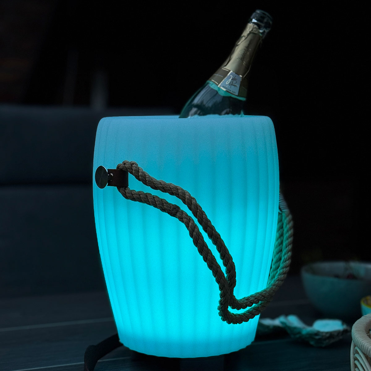 Joouls The Joouly Bowl M LED Akkuleuchte mit optionalem Tauwerkgriff, beige natur (©Leuchtenland.com)