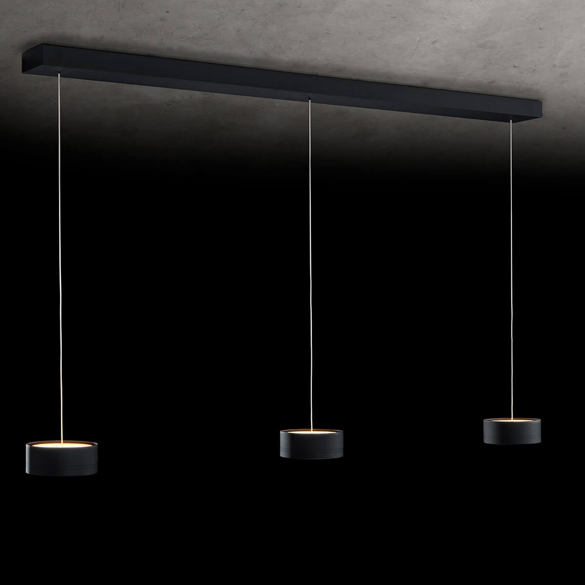 Holtkötter Favor LED Pendelleuchte, 3-flg., schwarz
