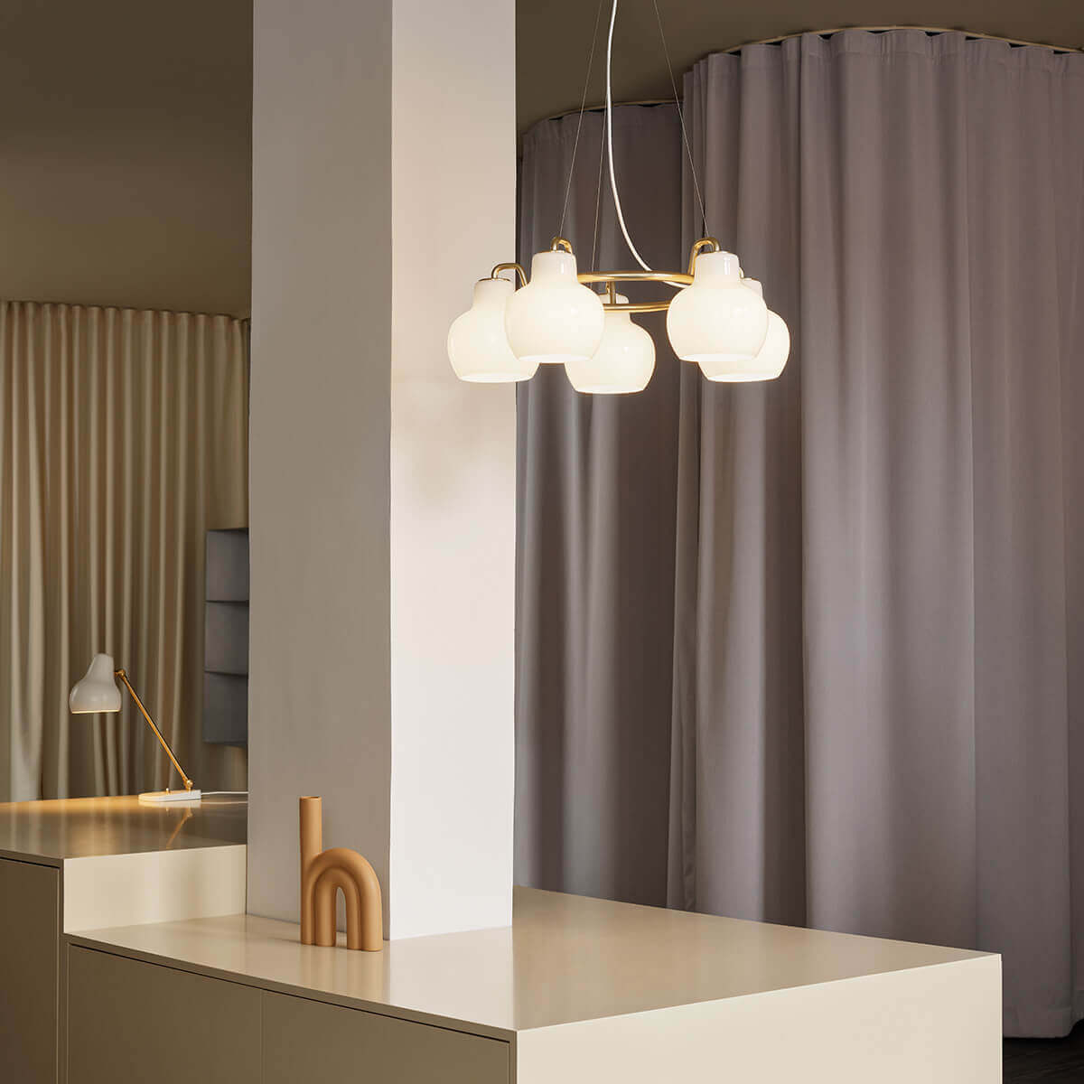 Louis Poulsen VL Ring Crown 3-5-7 Pendelleuchte, 5-flg., Messing / Opalglas