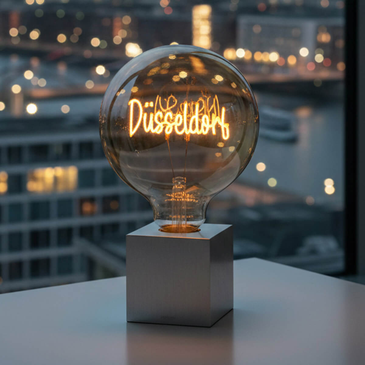 Düsseldorf LED Filament Globelampe E27 Amber, 1,5 W 2000 K