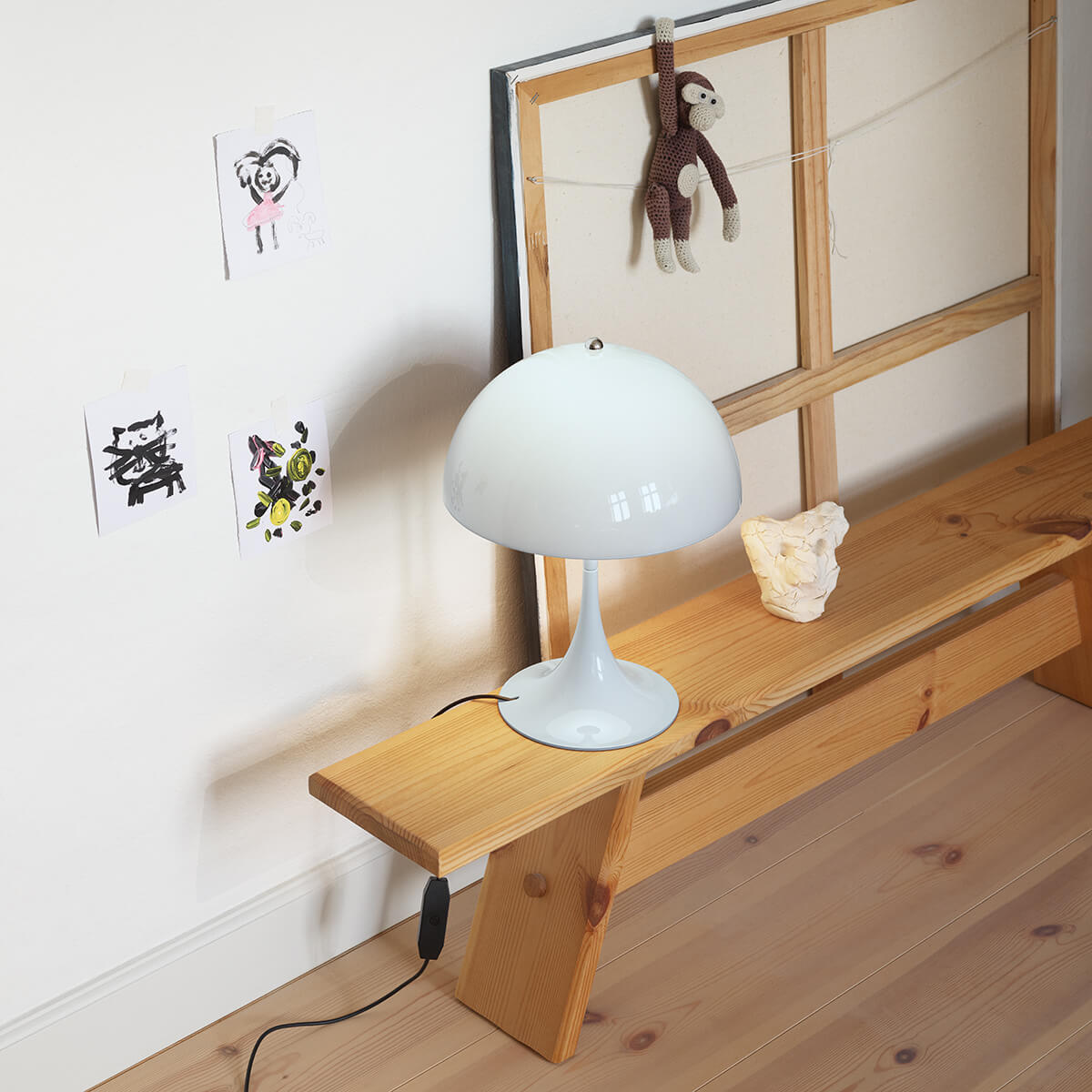 Louis Poulsen Panthella 250 LED Tischleuchte, Acryl blassblau – Design by Verner Panton