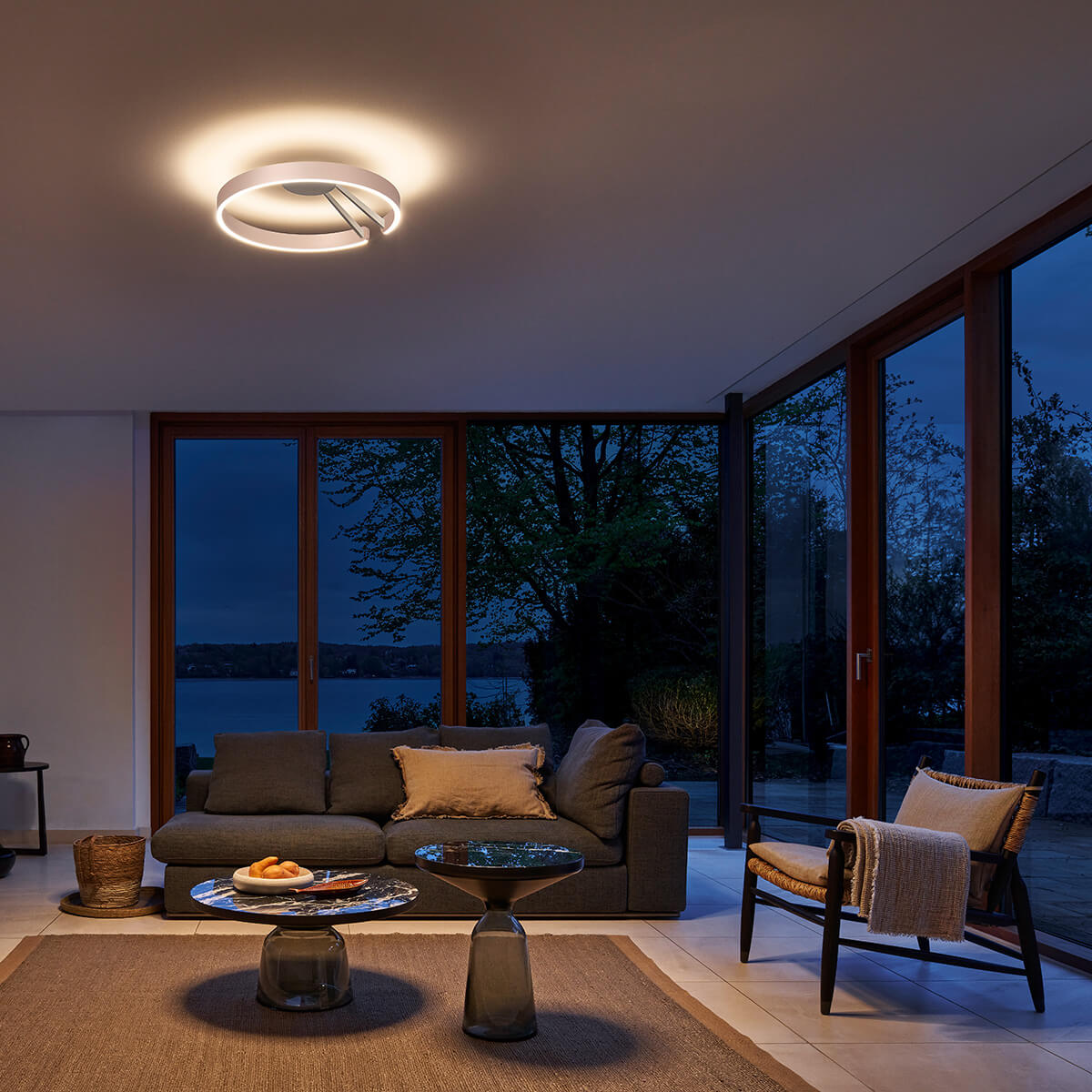 Occhio Mito aura 60 wide LED Wand- / Deckenleuchte, Base: weiß matt, gold matt