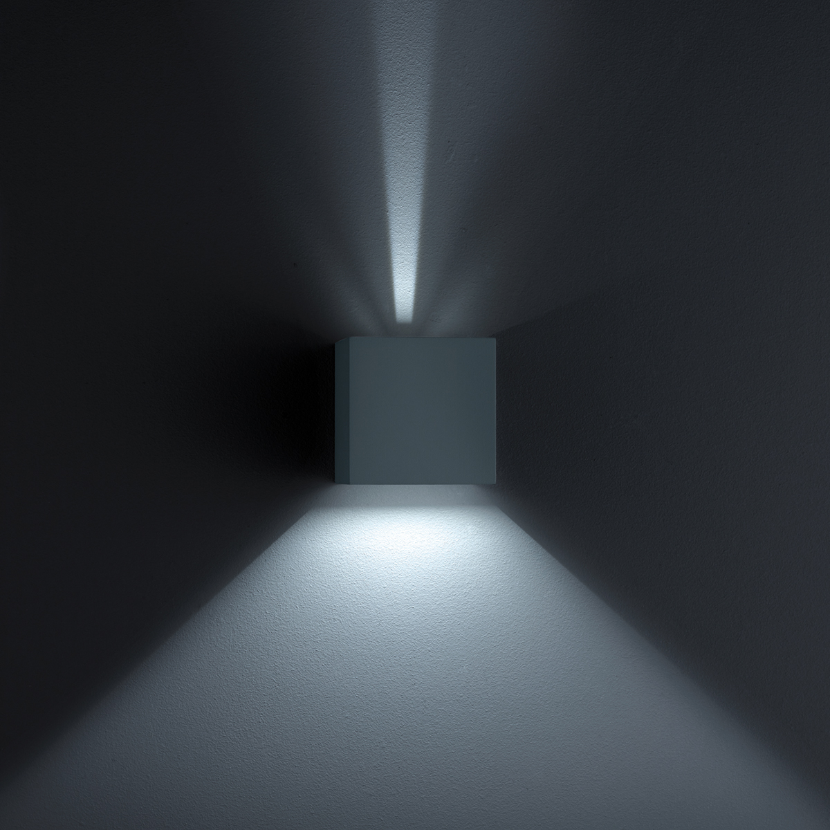 Helestra Siri 44 Up & Down LED Außenwandleuchte, schwarz matt