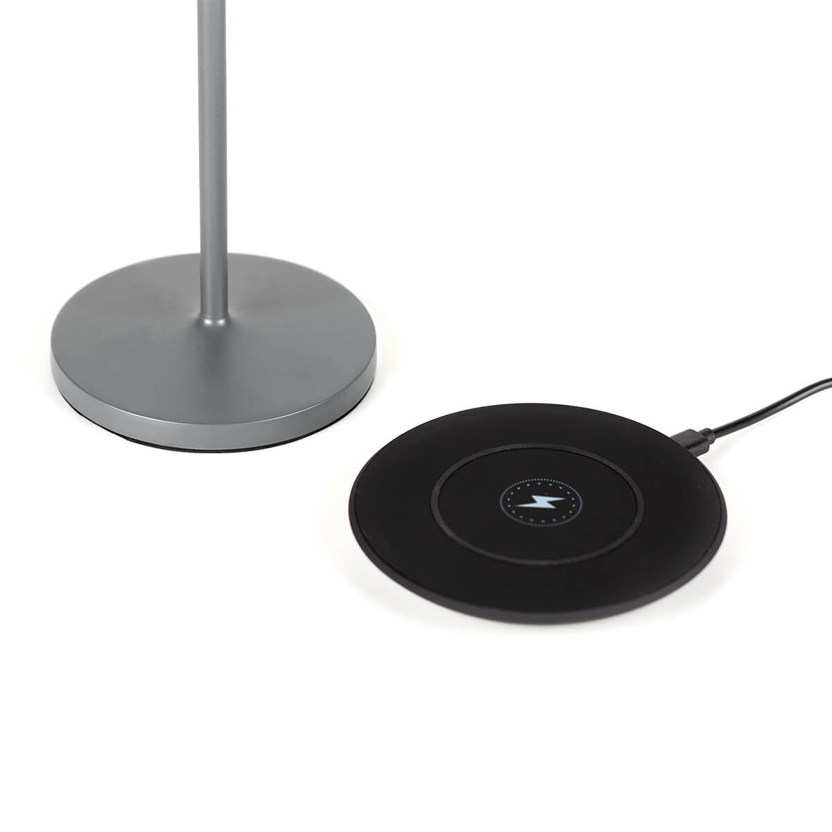 Mobilux Sunny M LED Akkuleuchte, dunkelgrau, Wireless Charger zum kabellosen Laden (inbegriffen) (©Leuchtenland.com)