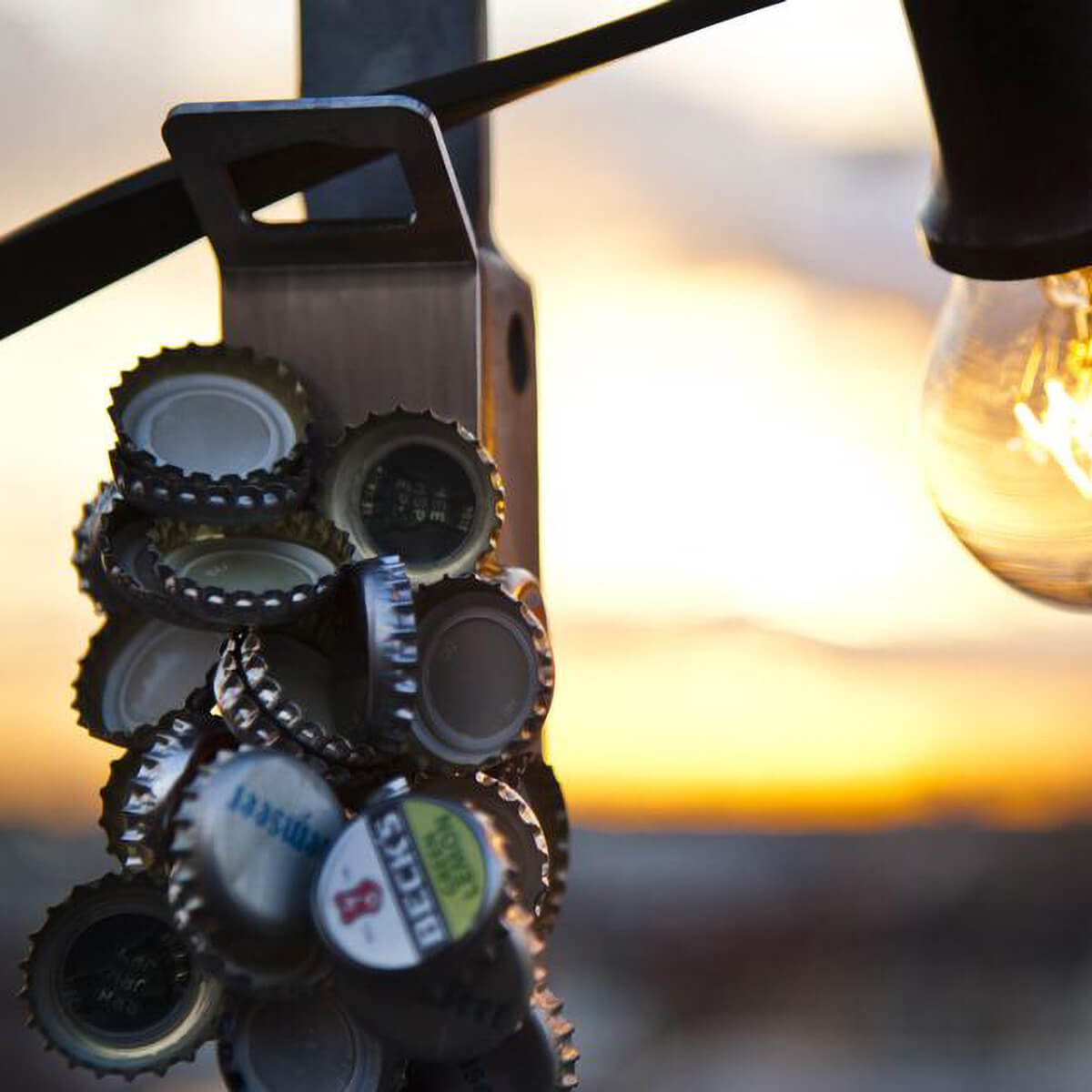 Höfats Johnny Catch Magnet Wandflaschenöffner, Edelstahl gebürstet