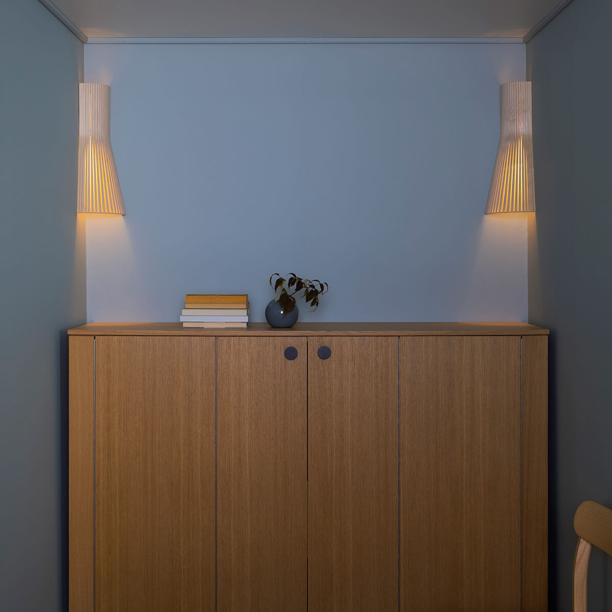 Secto Design Secto Small 4237 Eck- / Wandleuchte, Birke natur