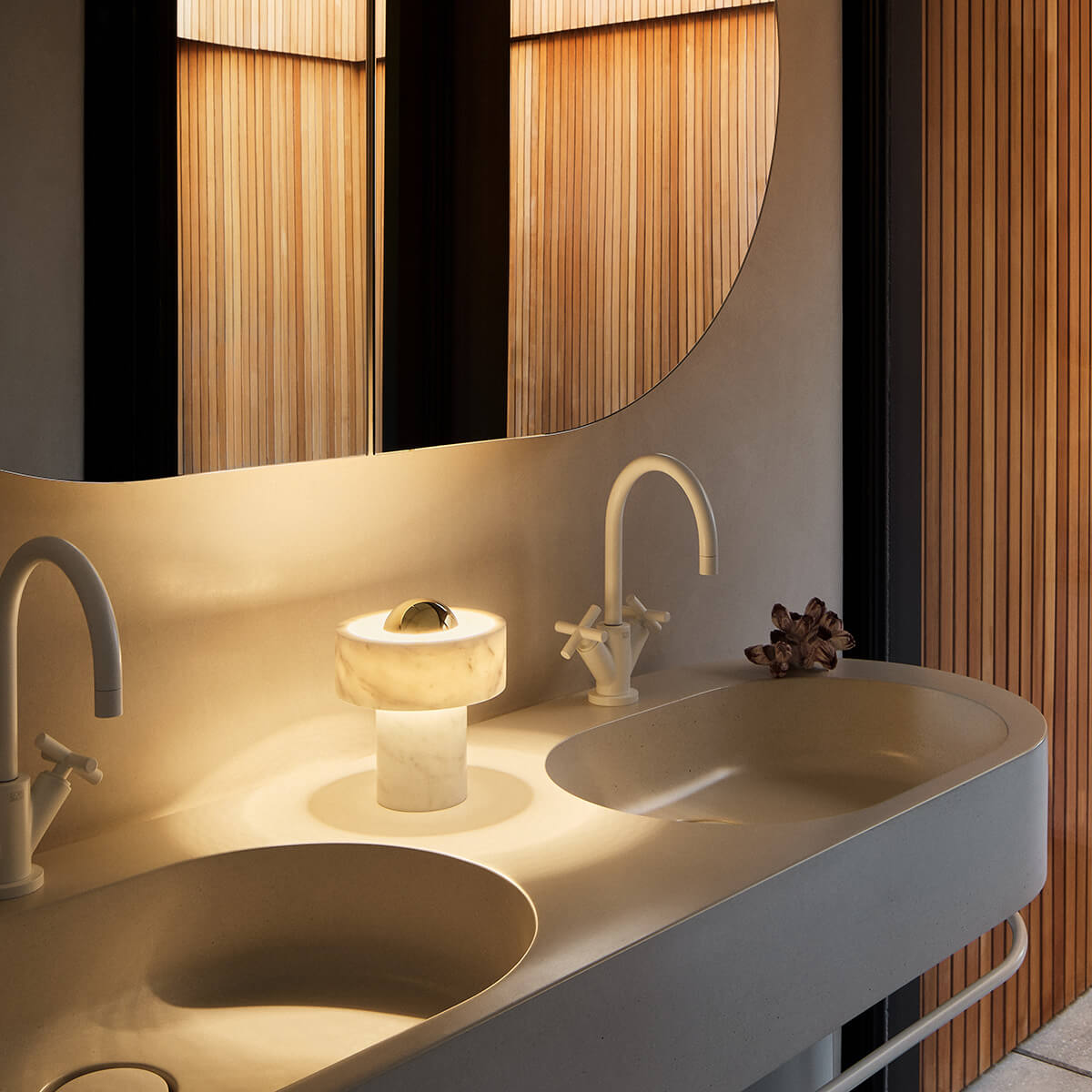 Tom Dixon Stone Portable LED Akkuleuchte, Gold / Marmor