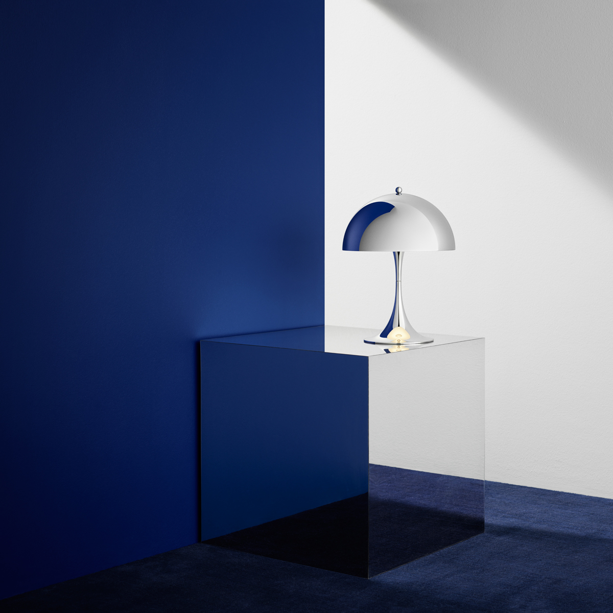 Louis Poulsen Panthella 250 LED Tischleuchte, Chrom – Design by Verner Panton