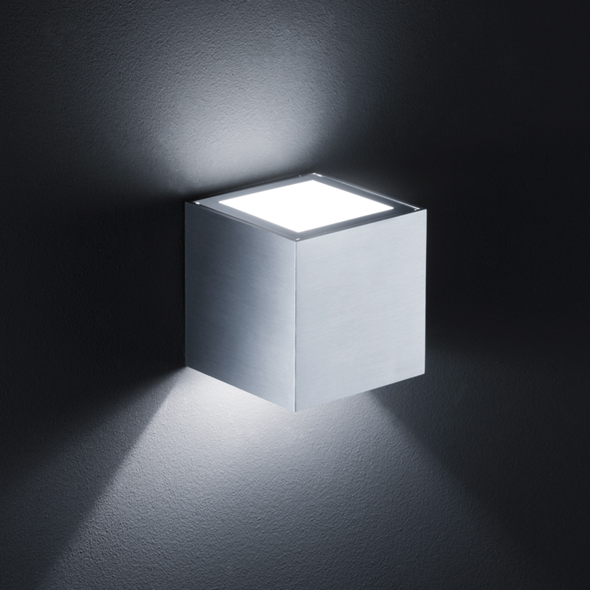 Helestra Siri Wandleuchte, Aluminium matt, mit Helestra Siri Streuscheibe (als Zubehör erhältlich)