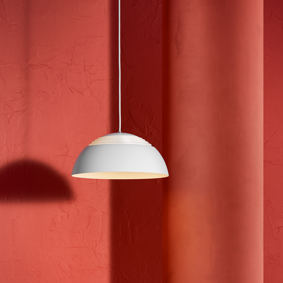 Louis Poulsen AJ Royal LED Pendelleuchte, Ø: 37 cm, weiß