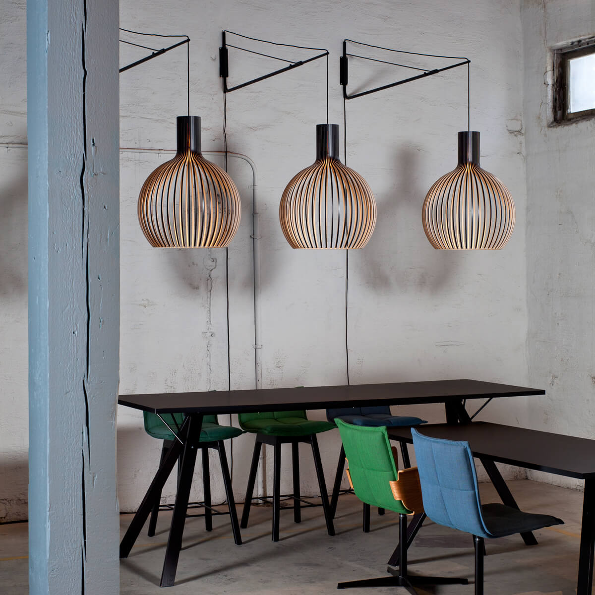 Secto Design Varsi 1000 Wandleuchte mit Octo 4240, schwarz, Schirm: schwarz laminiert