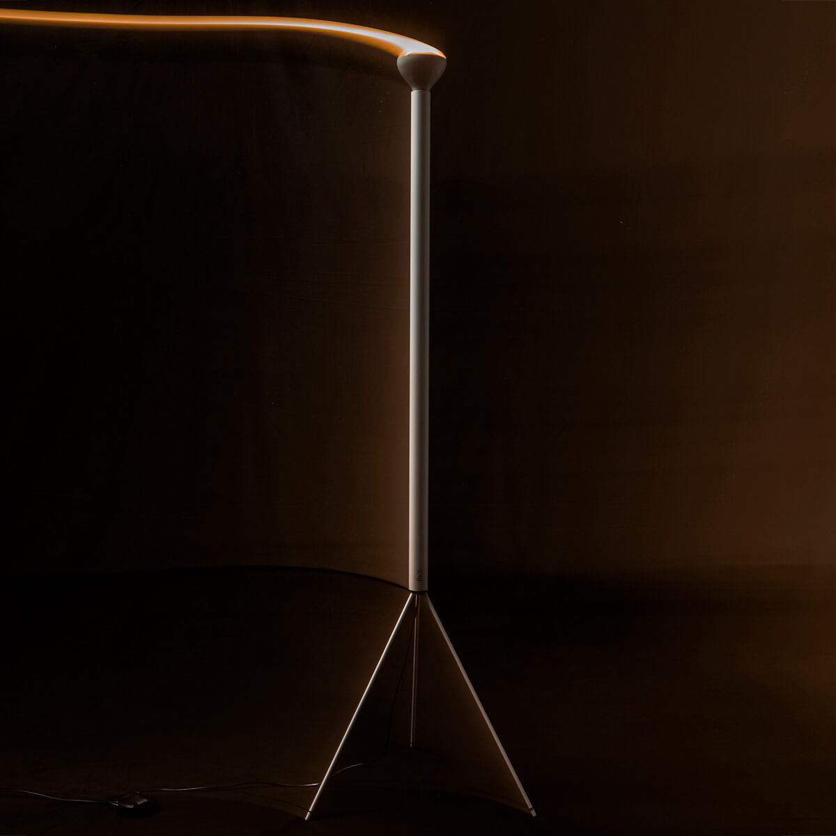 Flos Luminator Stehleuchte, weiß (©Alecio Ferrari)