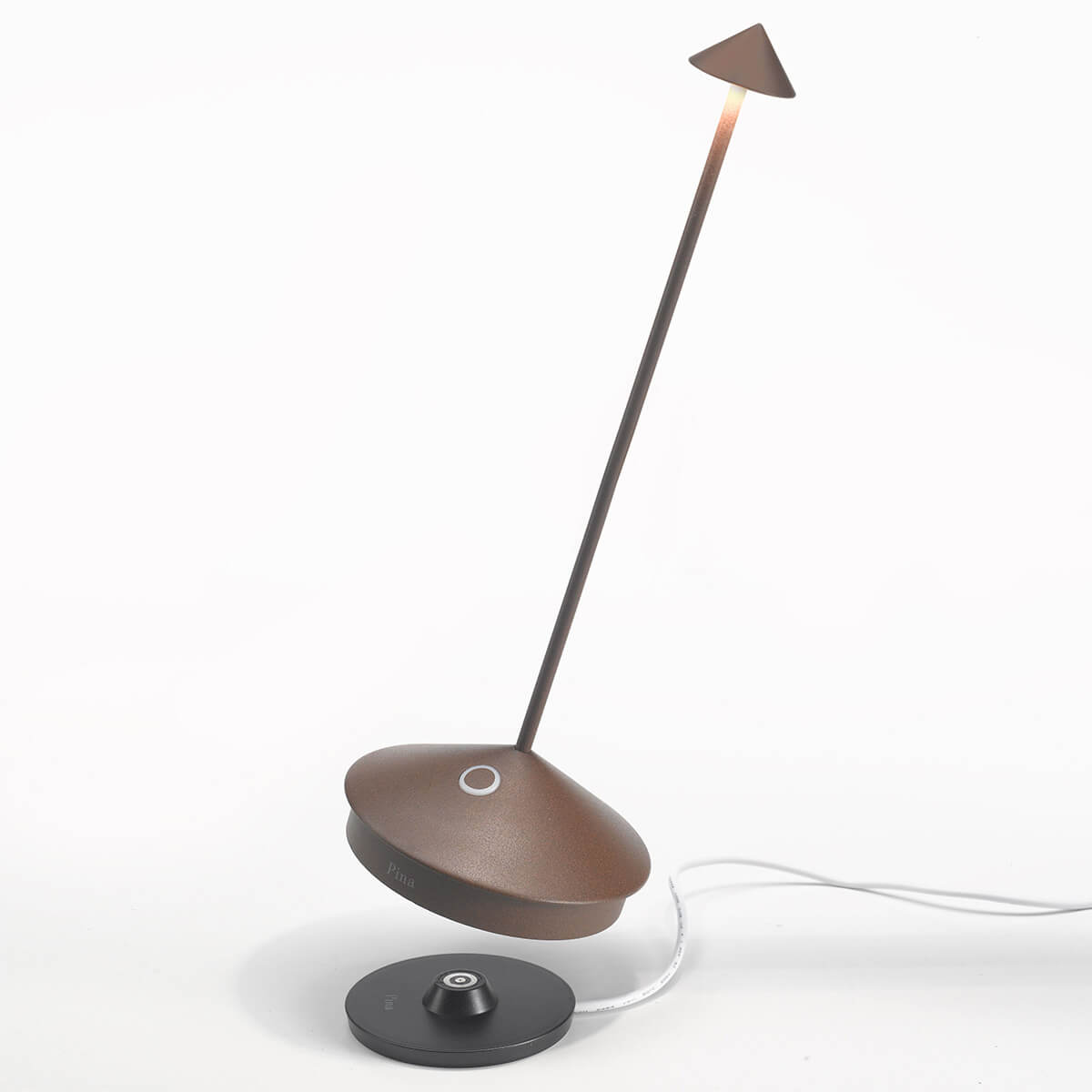 Zafferano AiLati Pina Pro LED Akkuleuchte, Corten, Einzel-Kontaktladestation (inbegriffen)