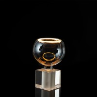 Segula LED Floating Globe 150 klar mit Sompex Cubic Tischleuchte, Acryl (inbegriffen) (©Leuchtenland.com)